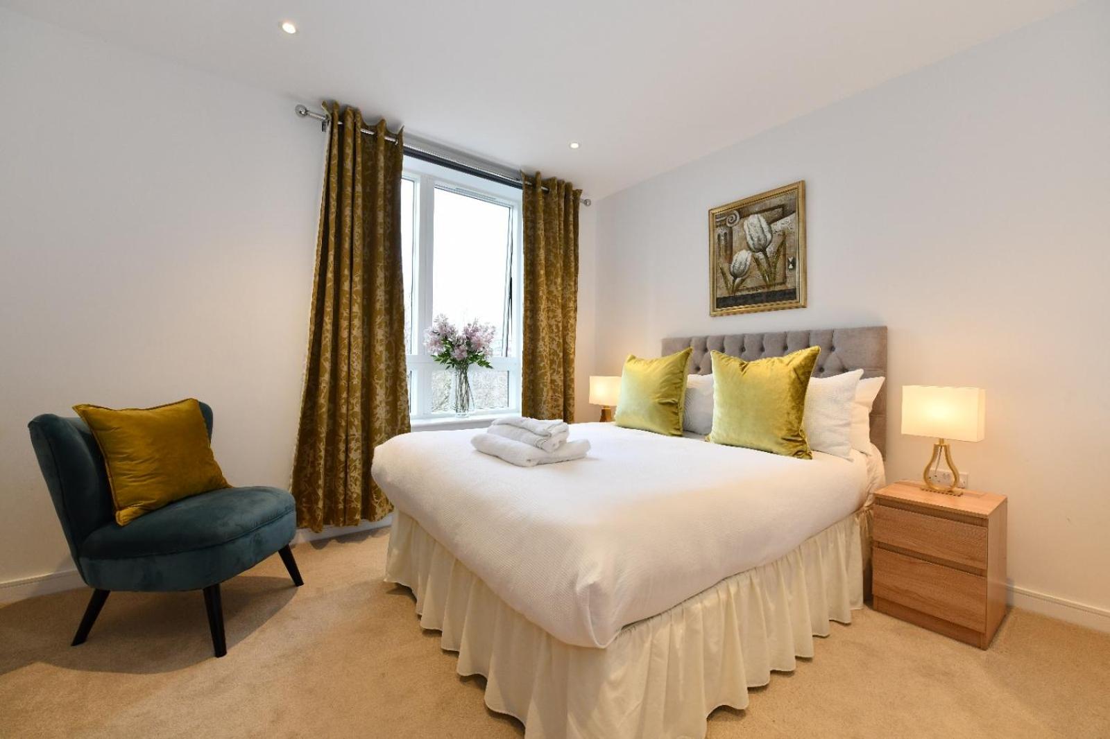 Two-Bedroom Apartment with Balcony photo 2