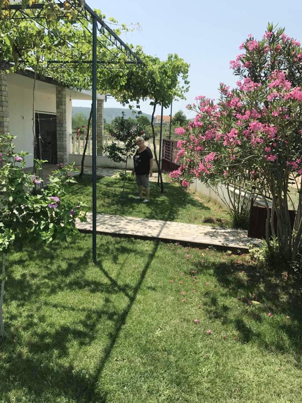 Apartment with Garden View - Photo 4