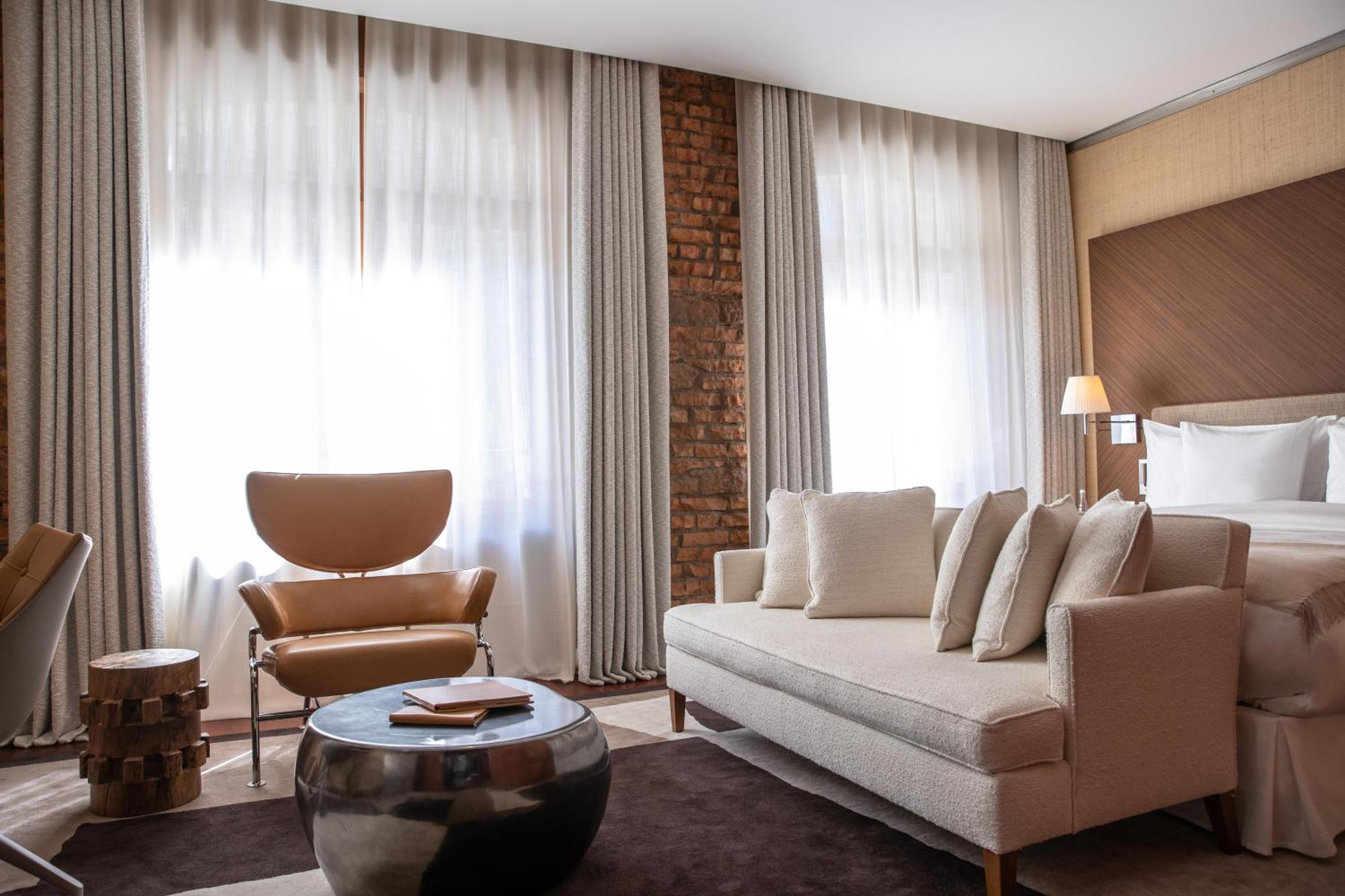Deluxe City Room - Photo 1