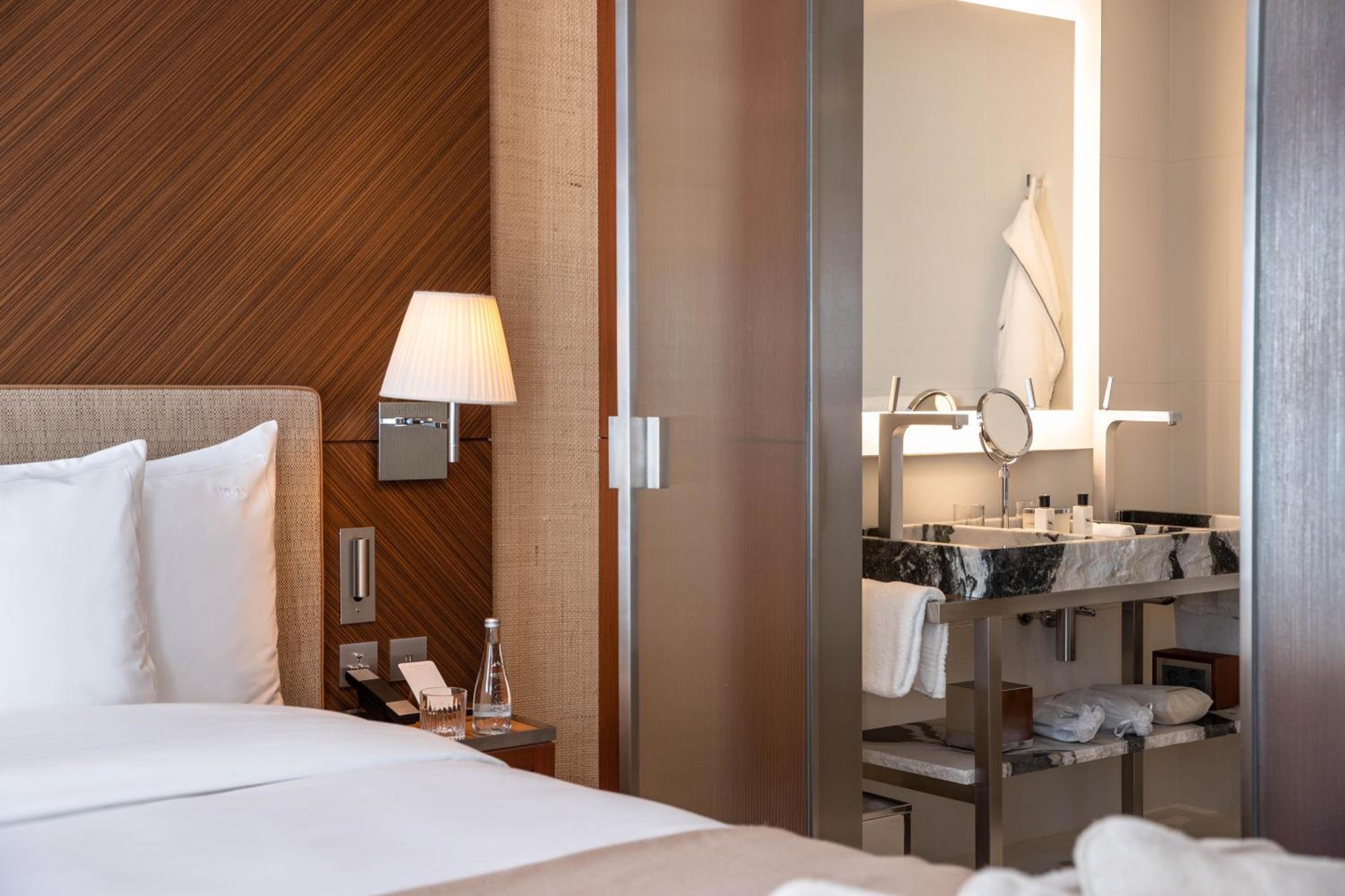 Deluxe City Room - Photo 4