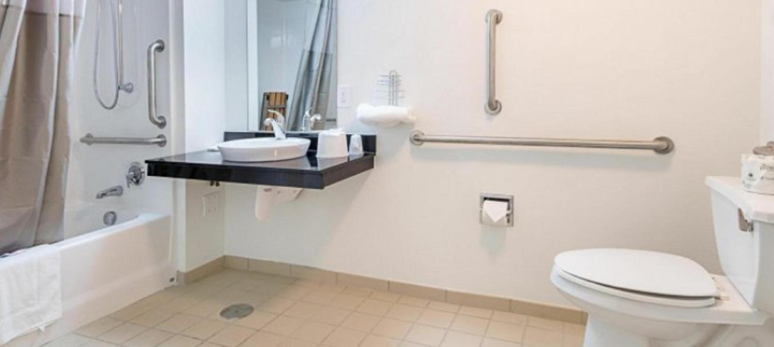 Double Room - Disability Access - Smoking - Photo 4