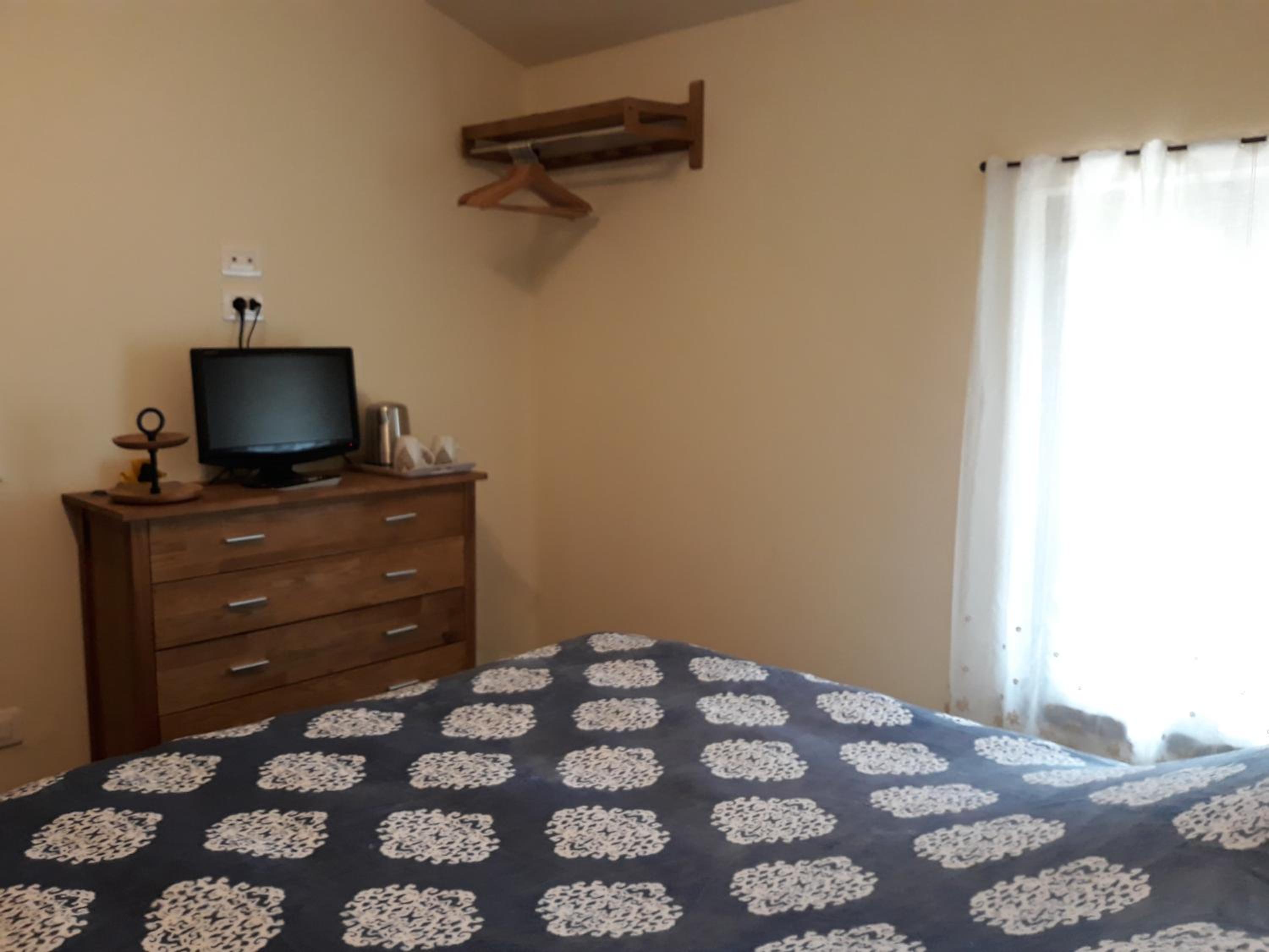 Double Or Twin Room With Private Bathroom photo 1