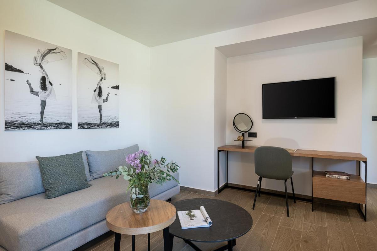 Superior One-Bedroom Apartment photo 2