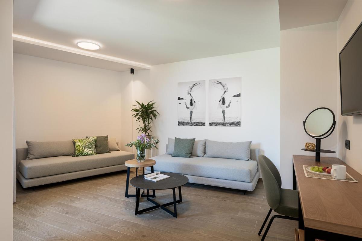 Superior One-Bedroom Apartment photo 1