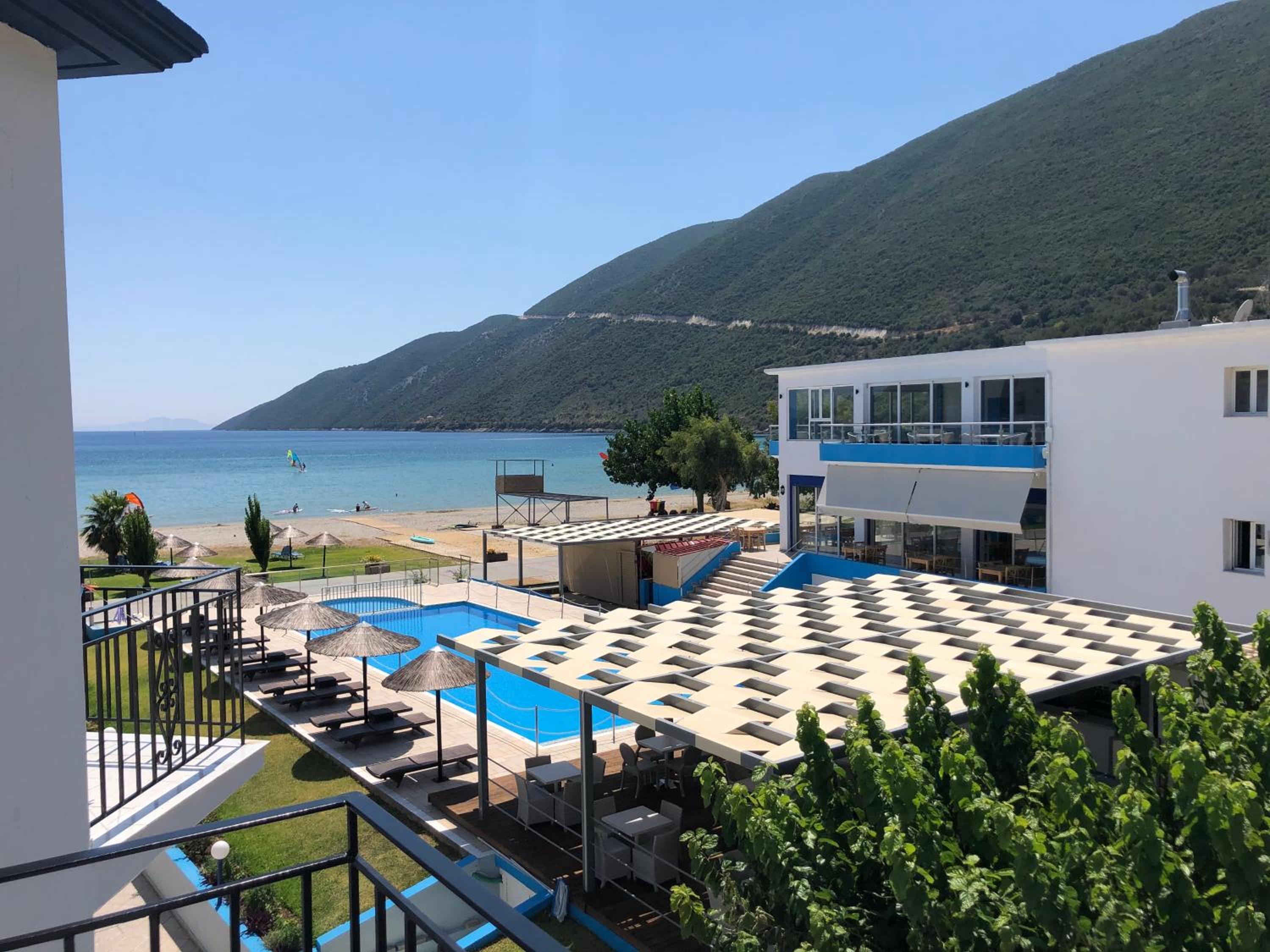 Double or Twin Room with Side Sea View - Photo 3
