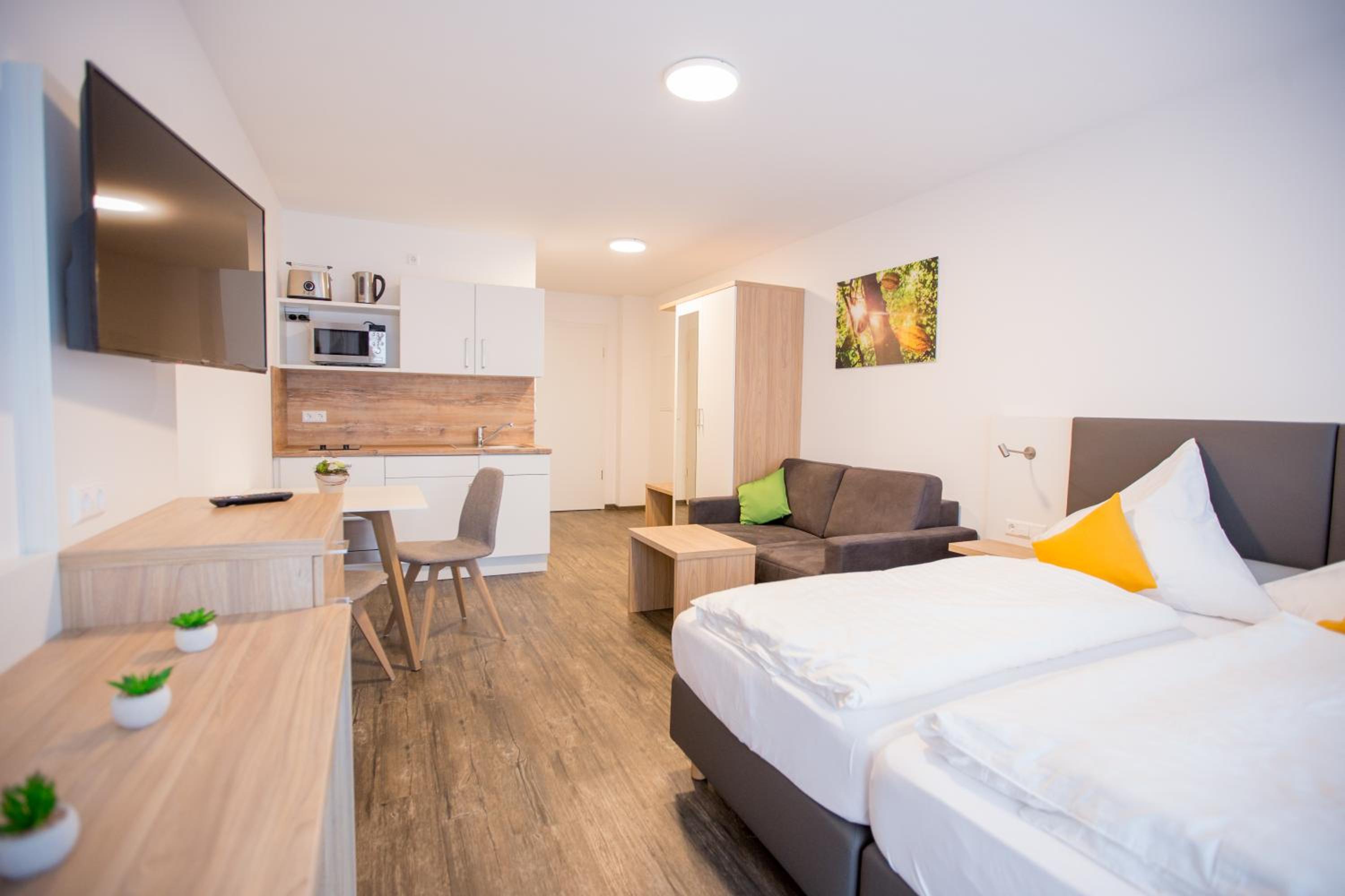 Deluxe Double Room with Balcony photo 1