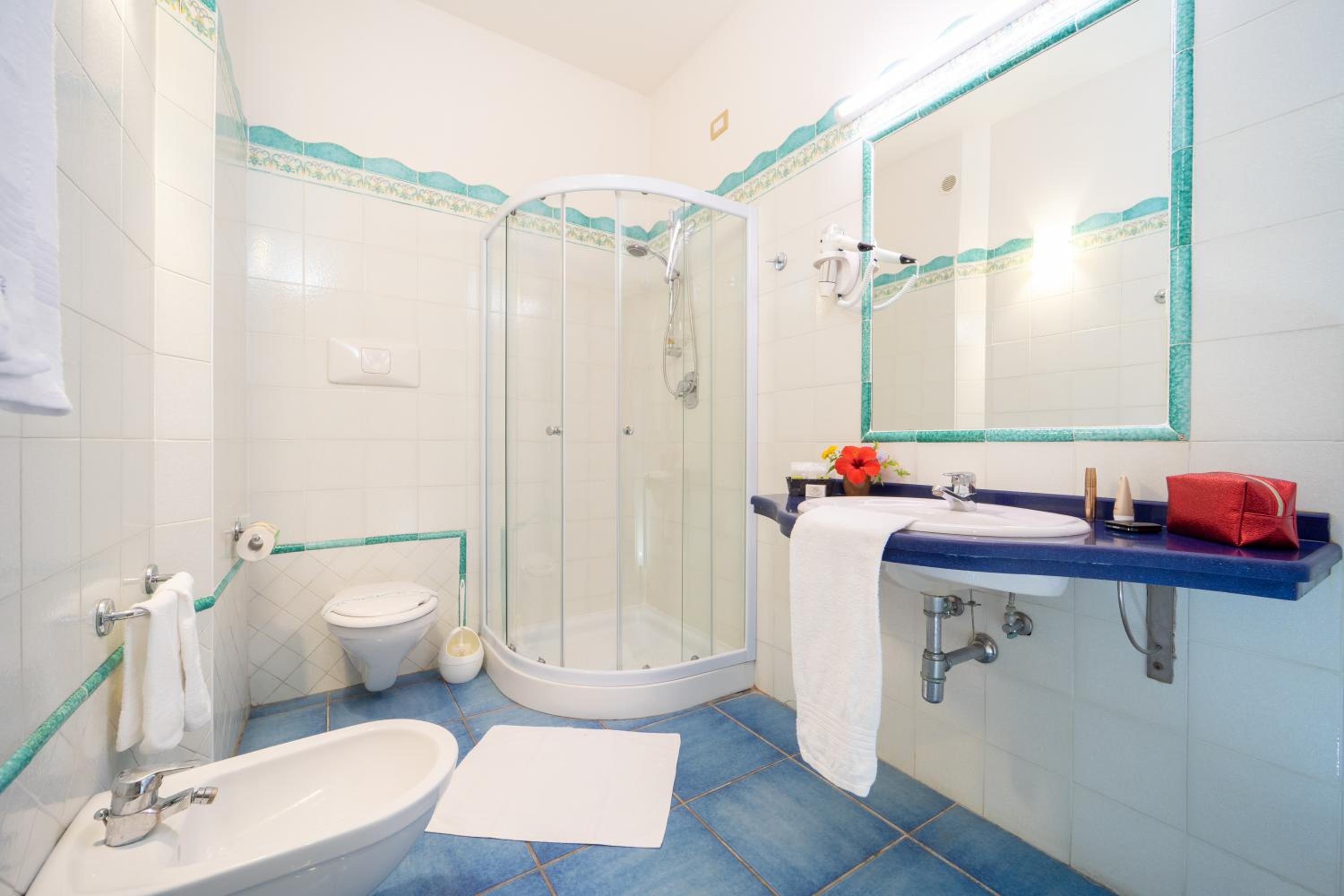 Superior Double or Twin Room with Sea View - Photo 5