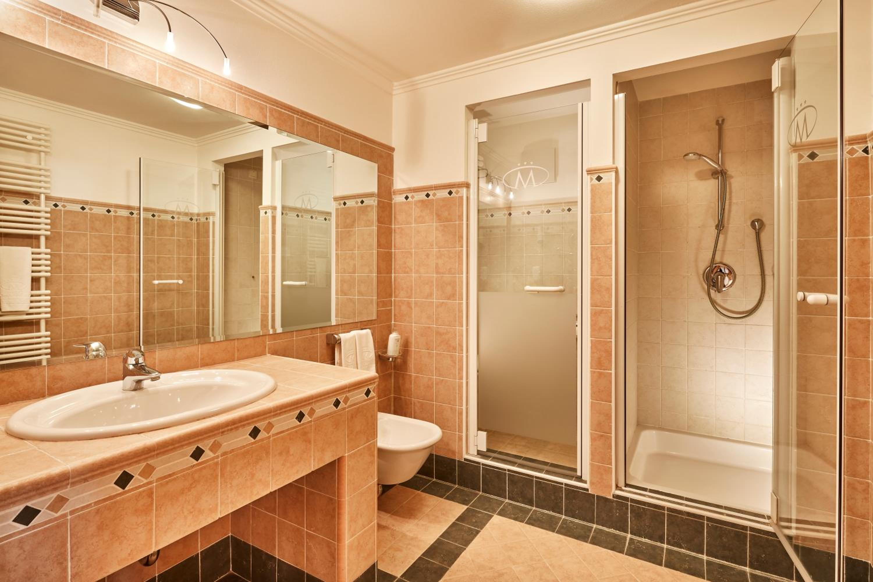 Suite with Mountain View - Photo 9