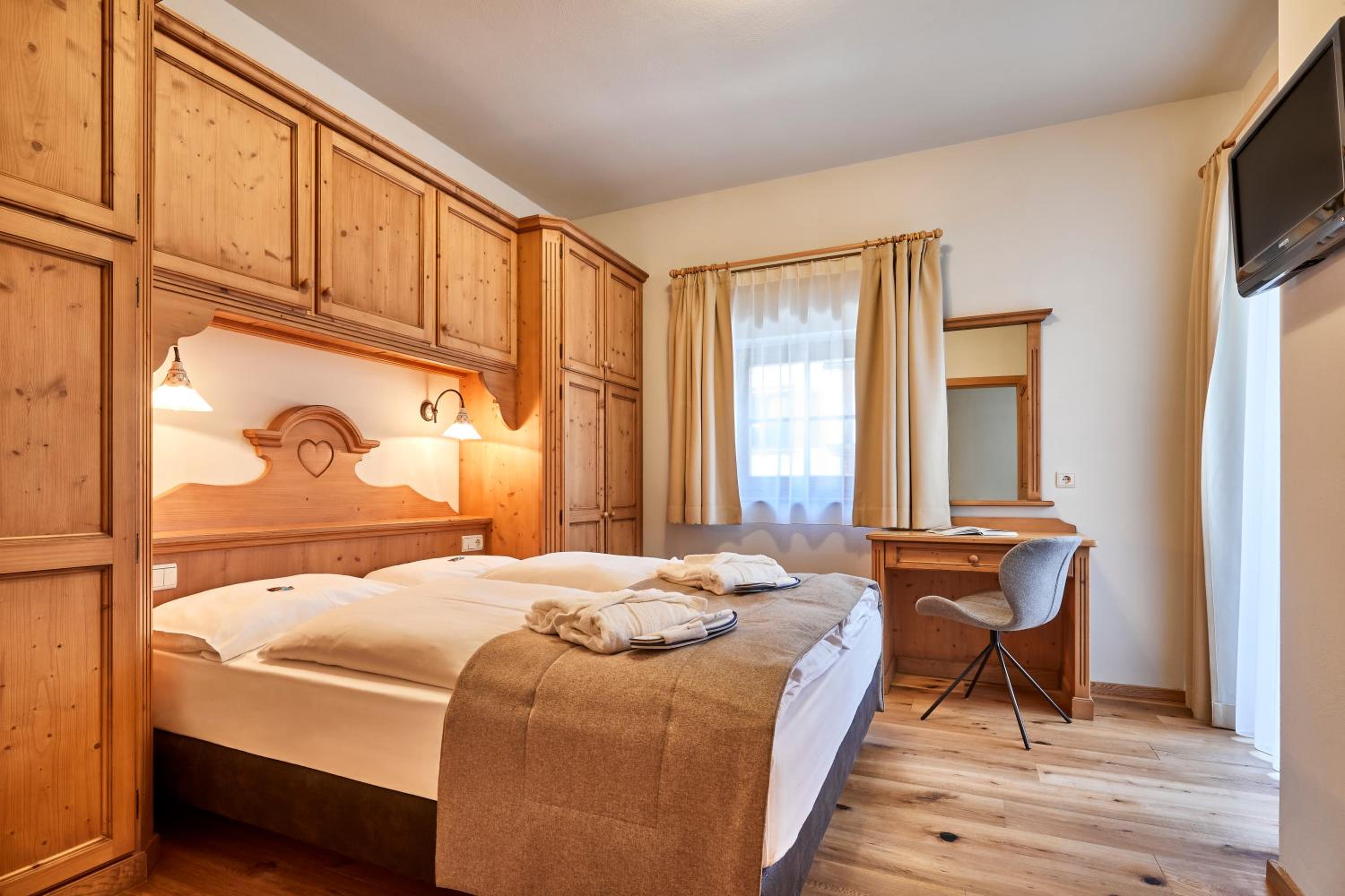 Suite with Mountain View - Photo 4
