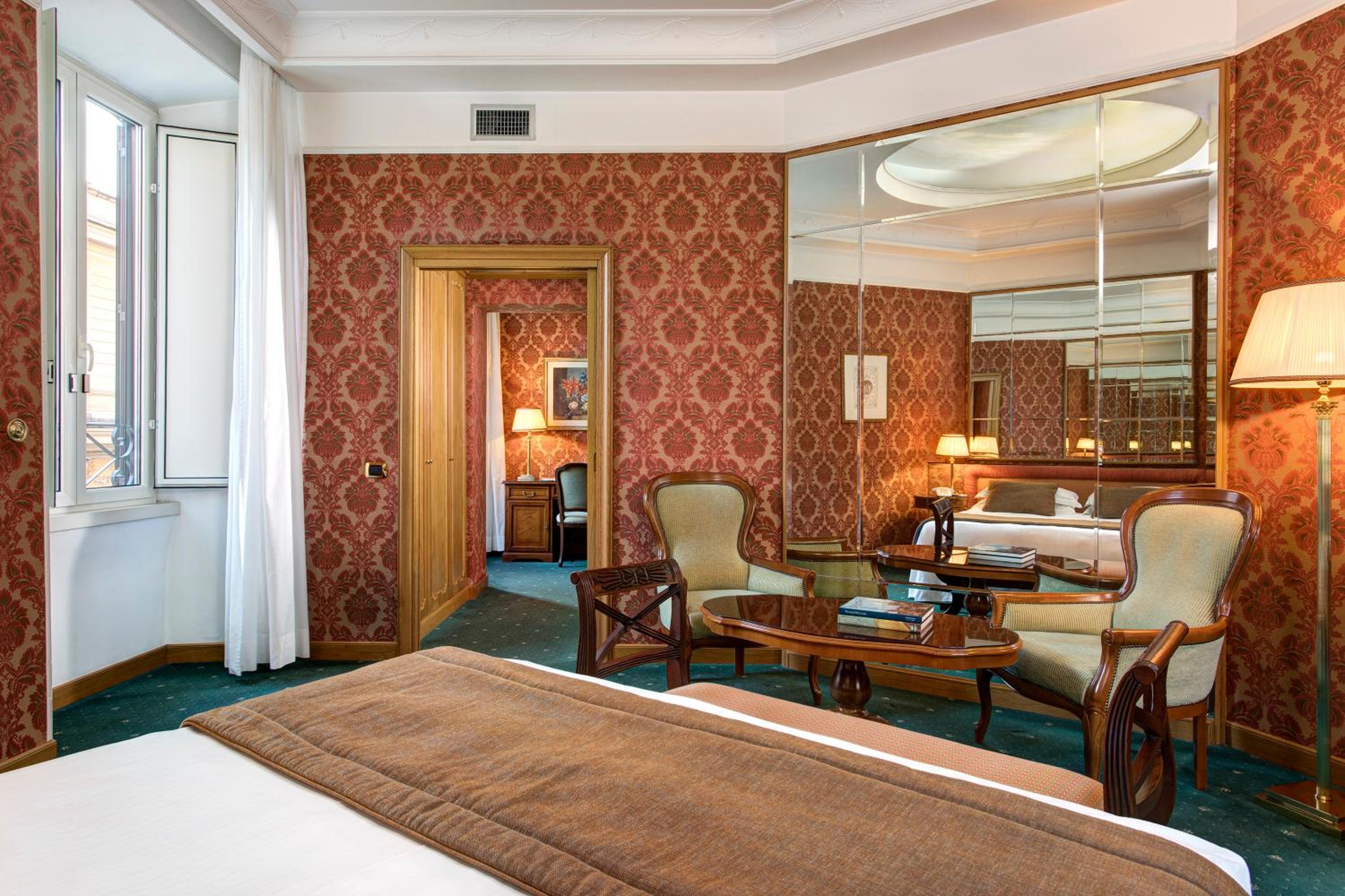 Suite with Jacuzzi Bath Tub