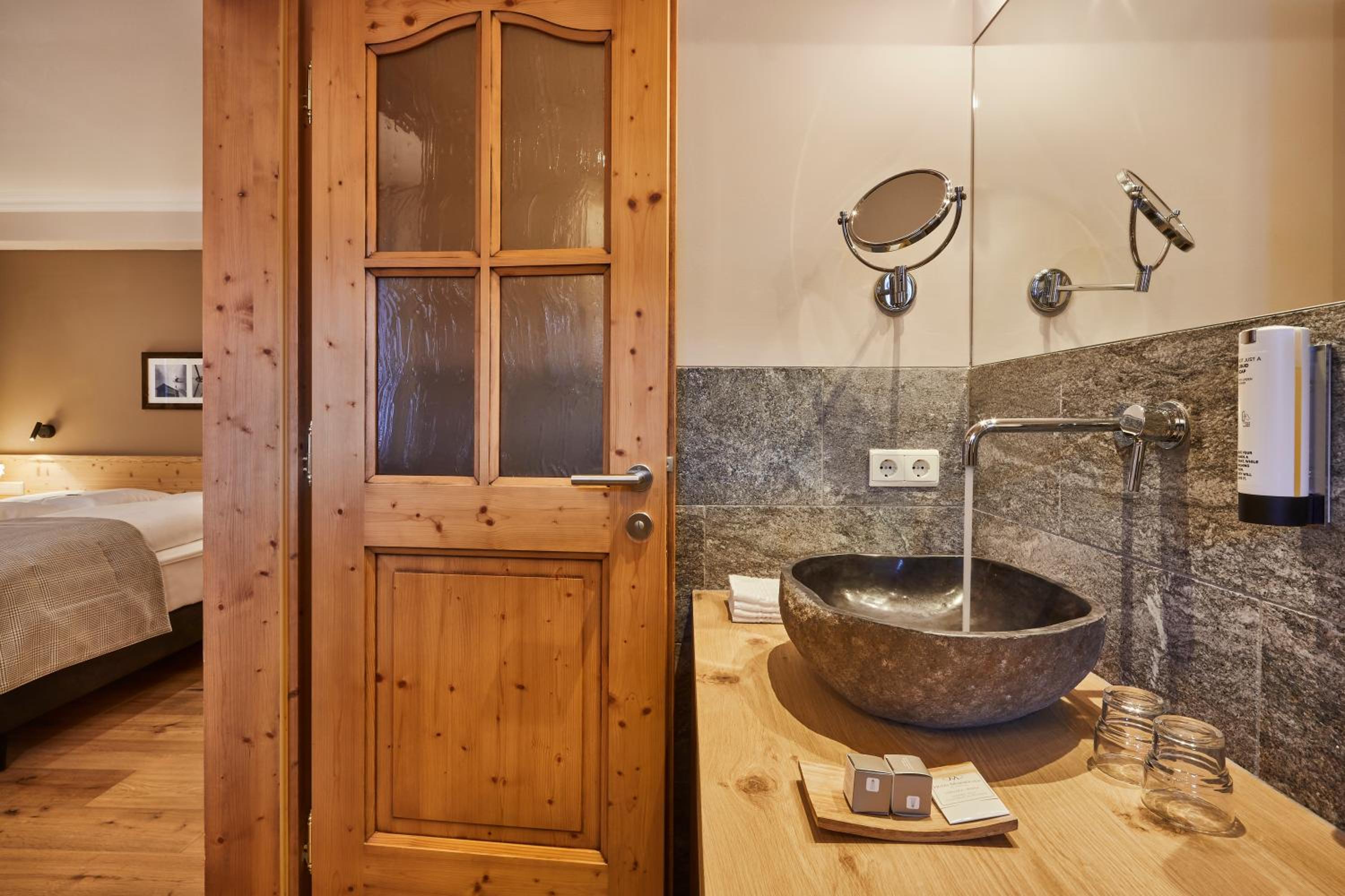 Suite - Photo 6