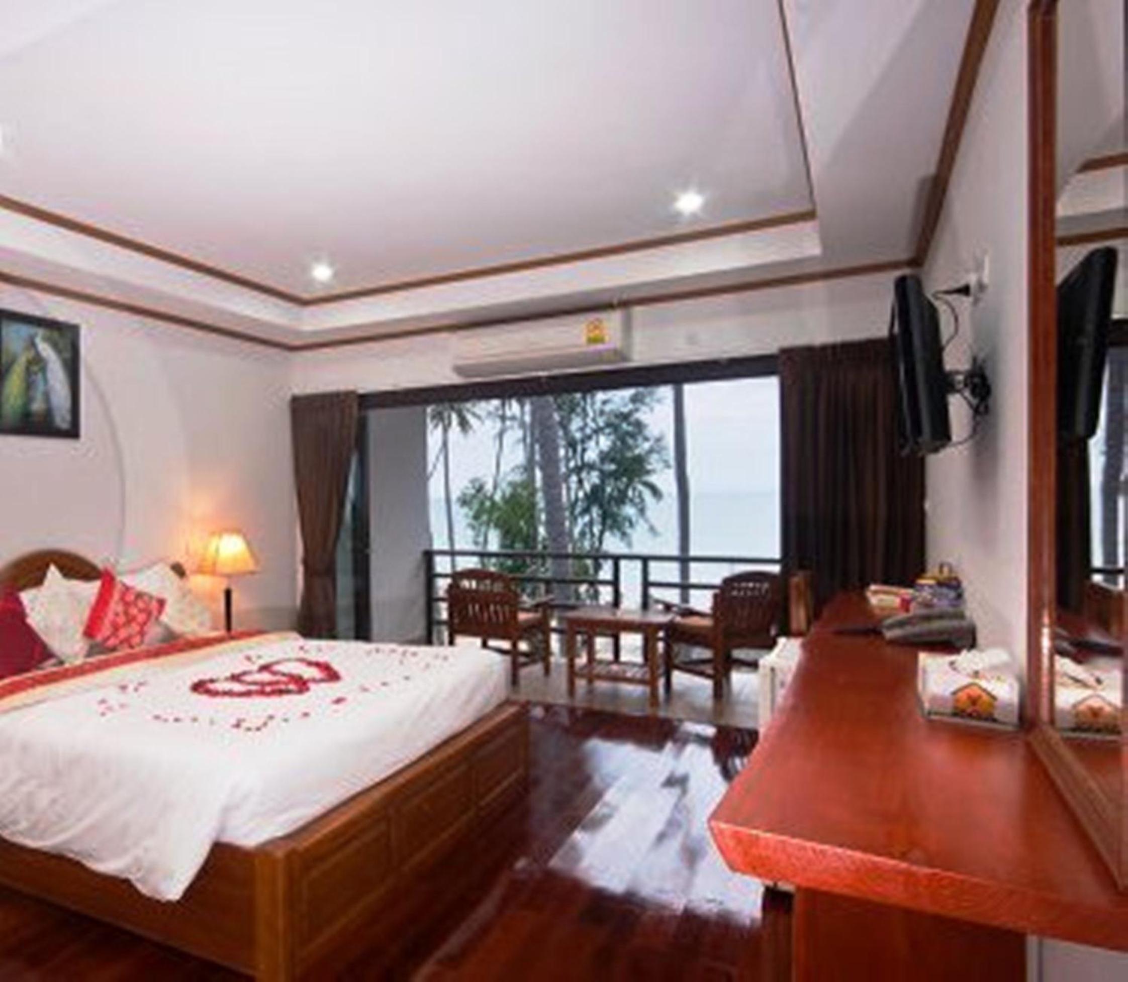 Honeymoon Suite photo 3