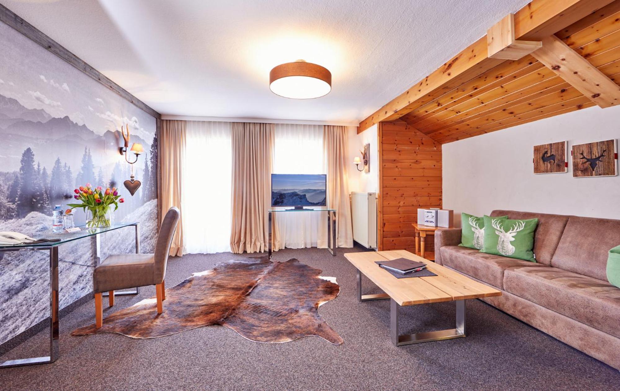 Suite with Mountain View photo 3