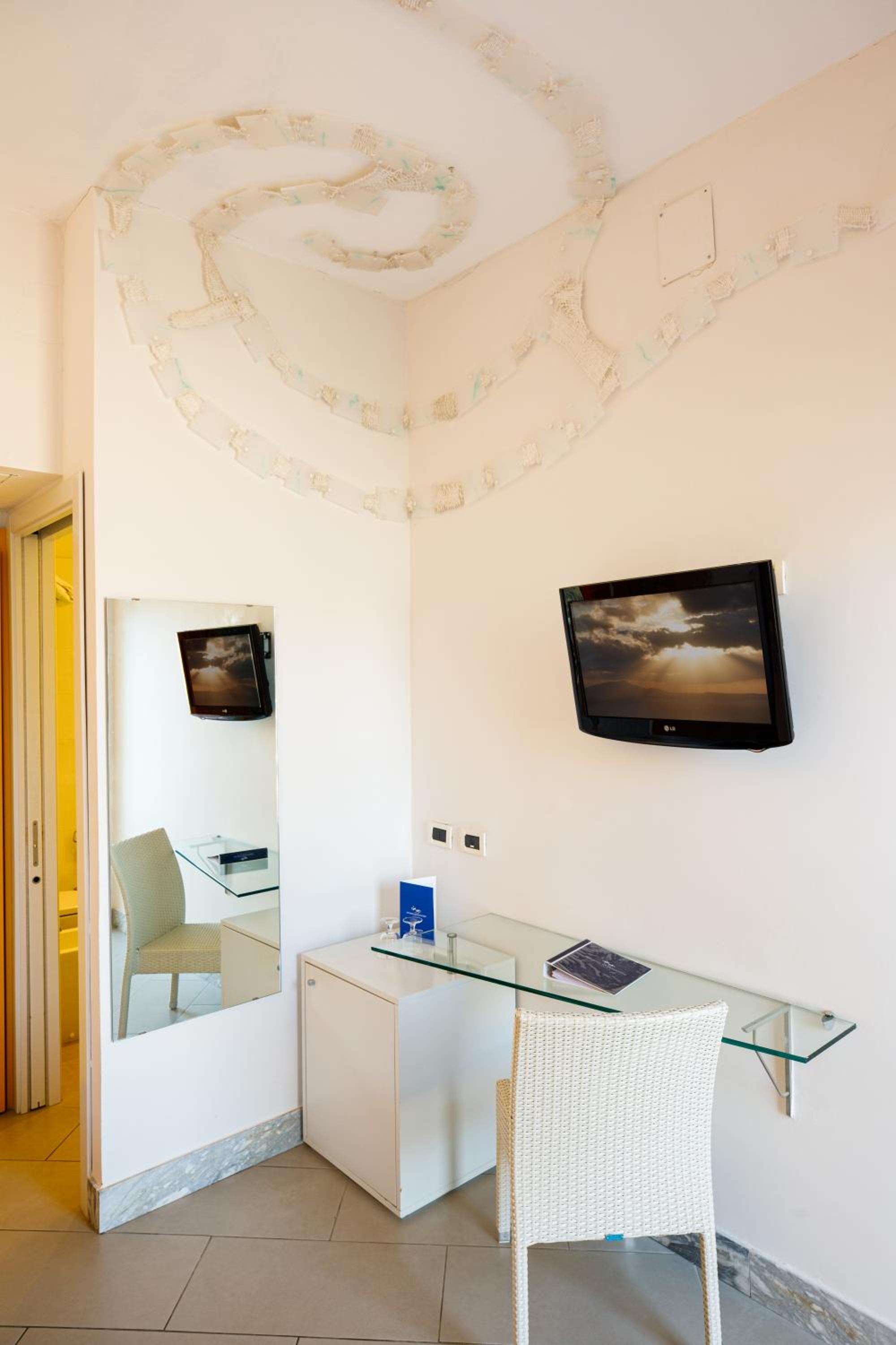 Double Room with Sea View photo 2