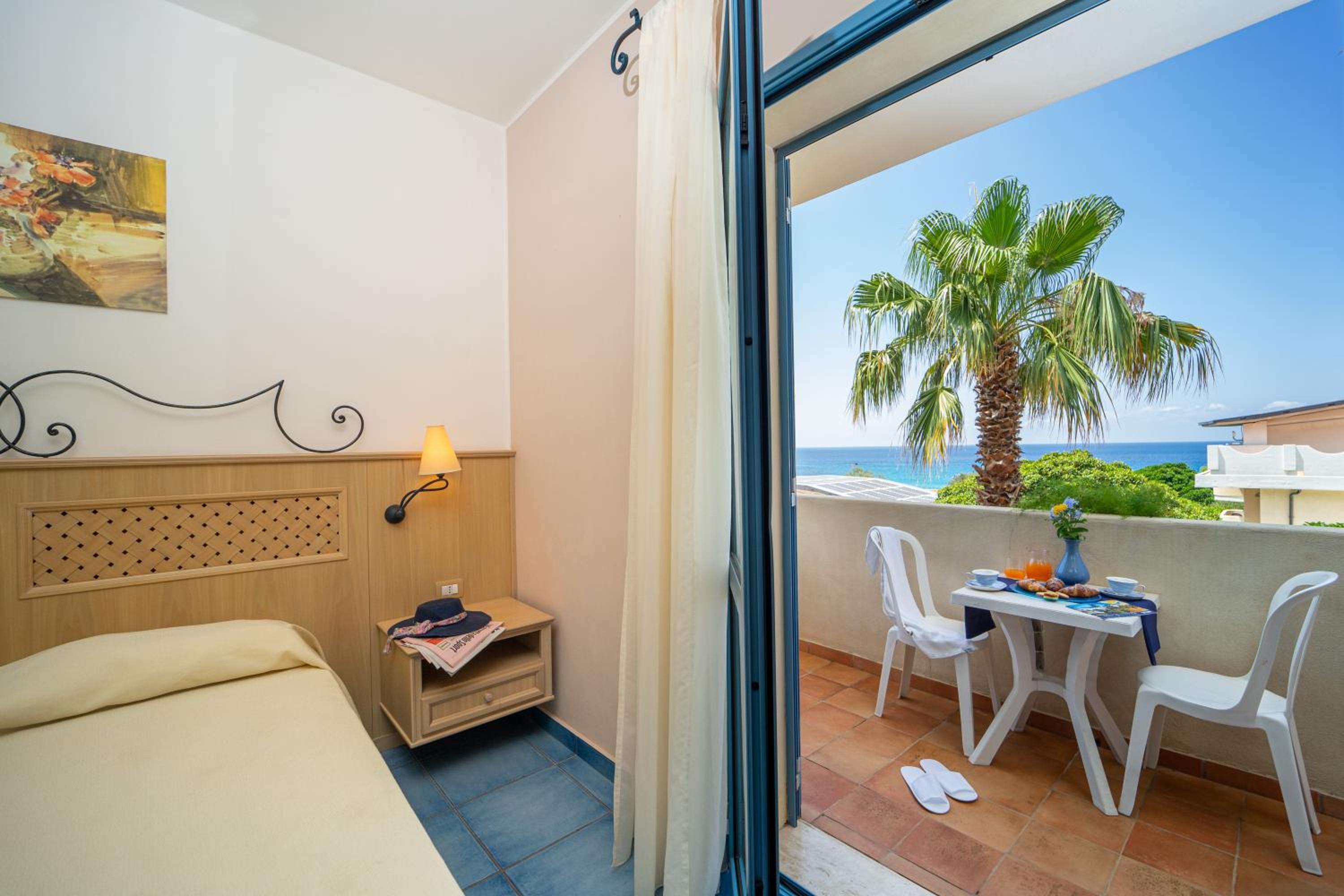 Superior Double or Twin Room with Sea View - Photo 1