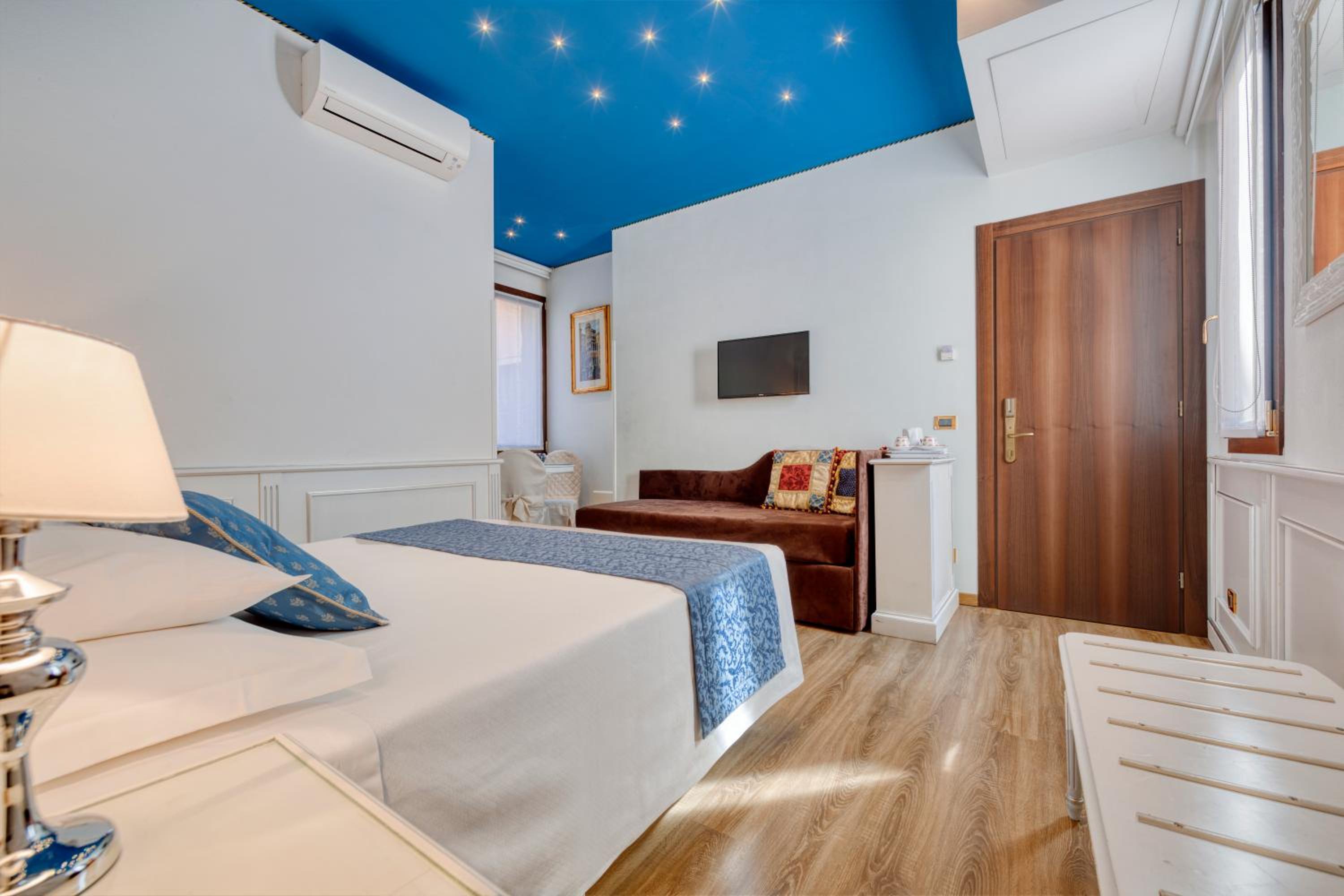 Standard Triple Room photo 1