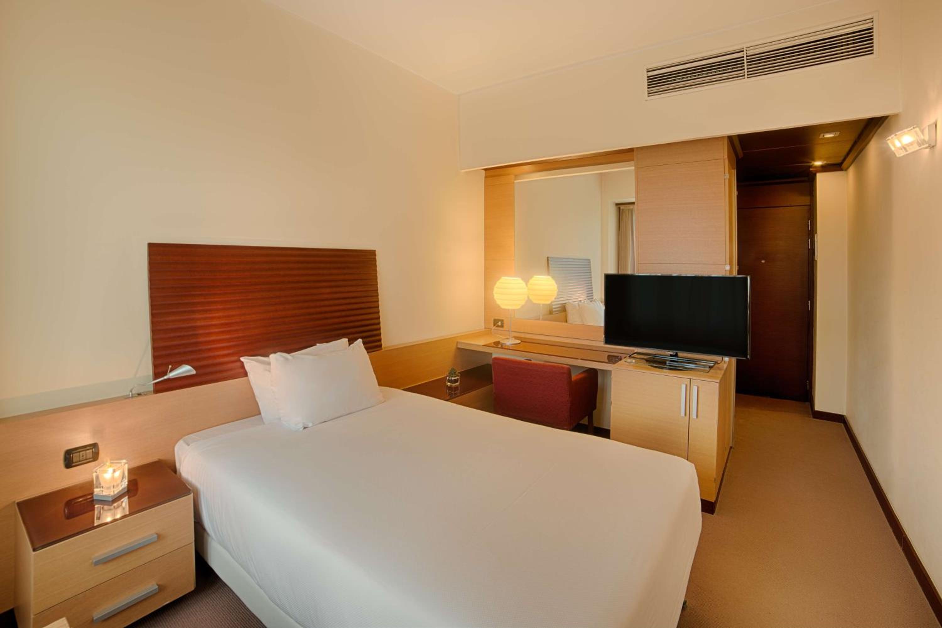Basic Single Room with view