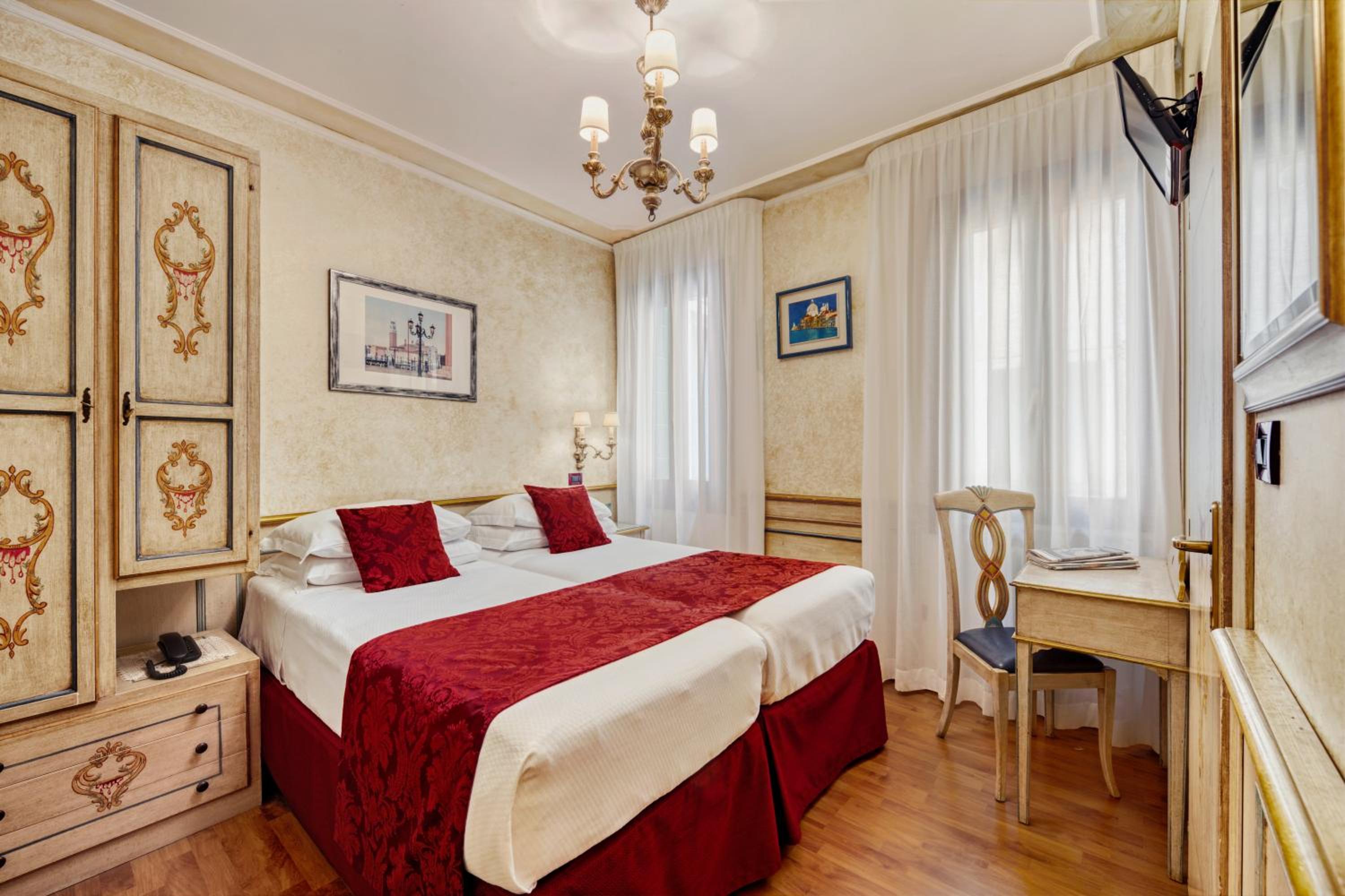 Standard Double Room photo 1