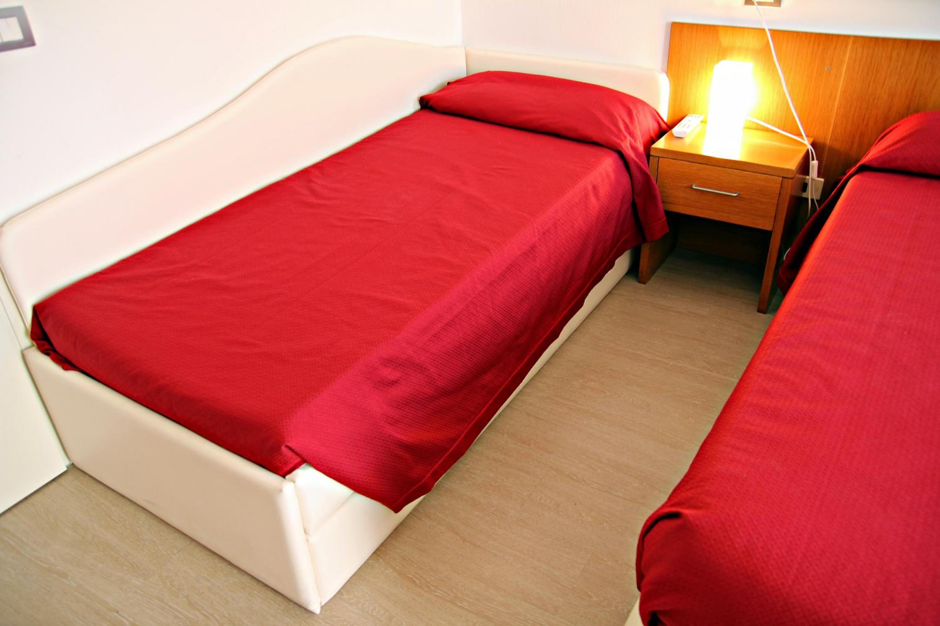 Triple Room - Photo 2