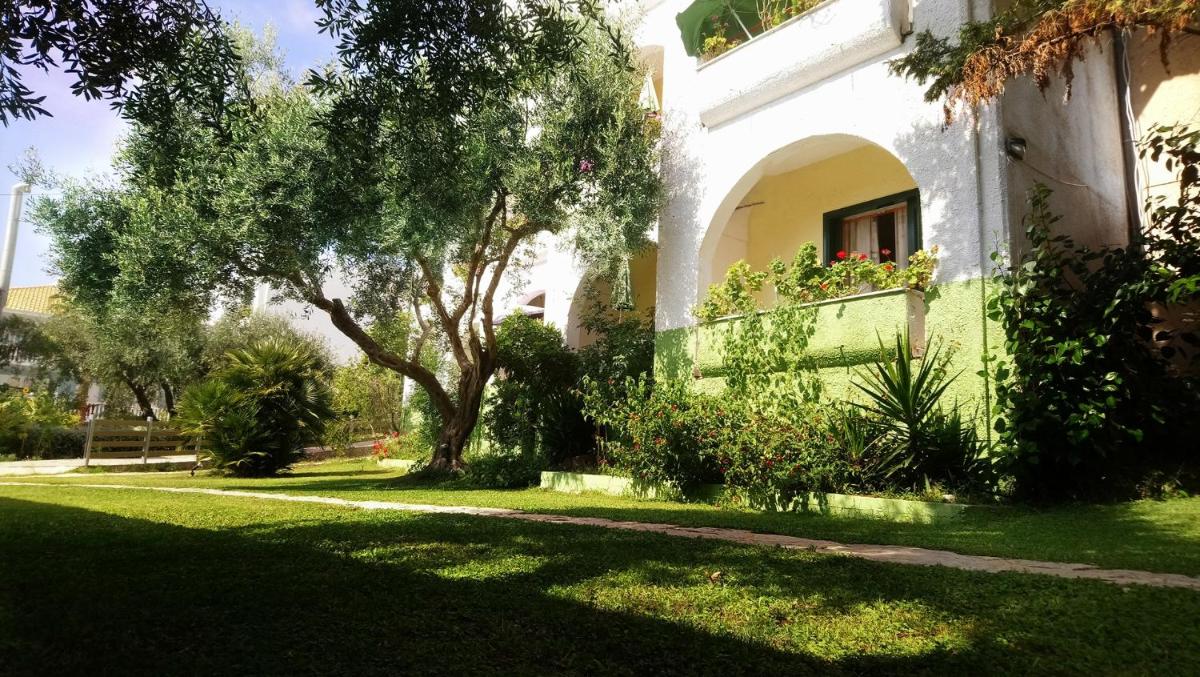 Triple Room with Garden View photo 1