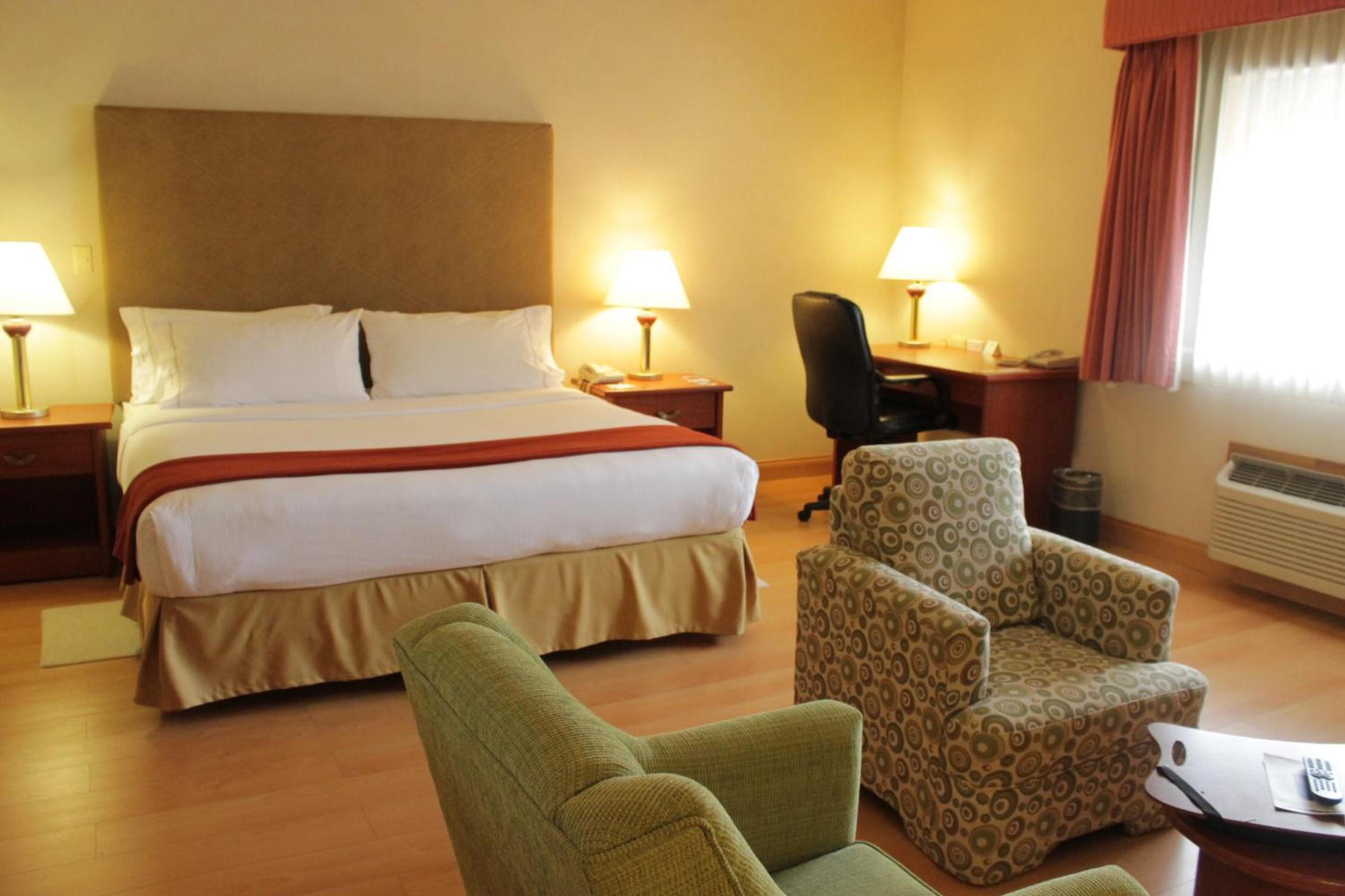 Suite - Photo 6