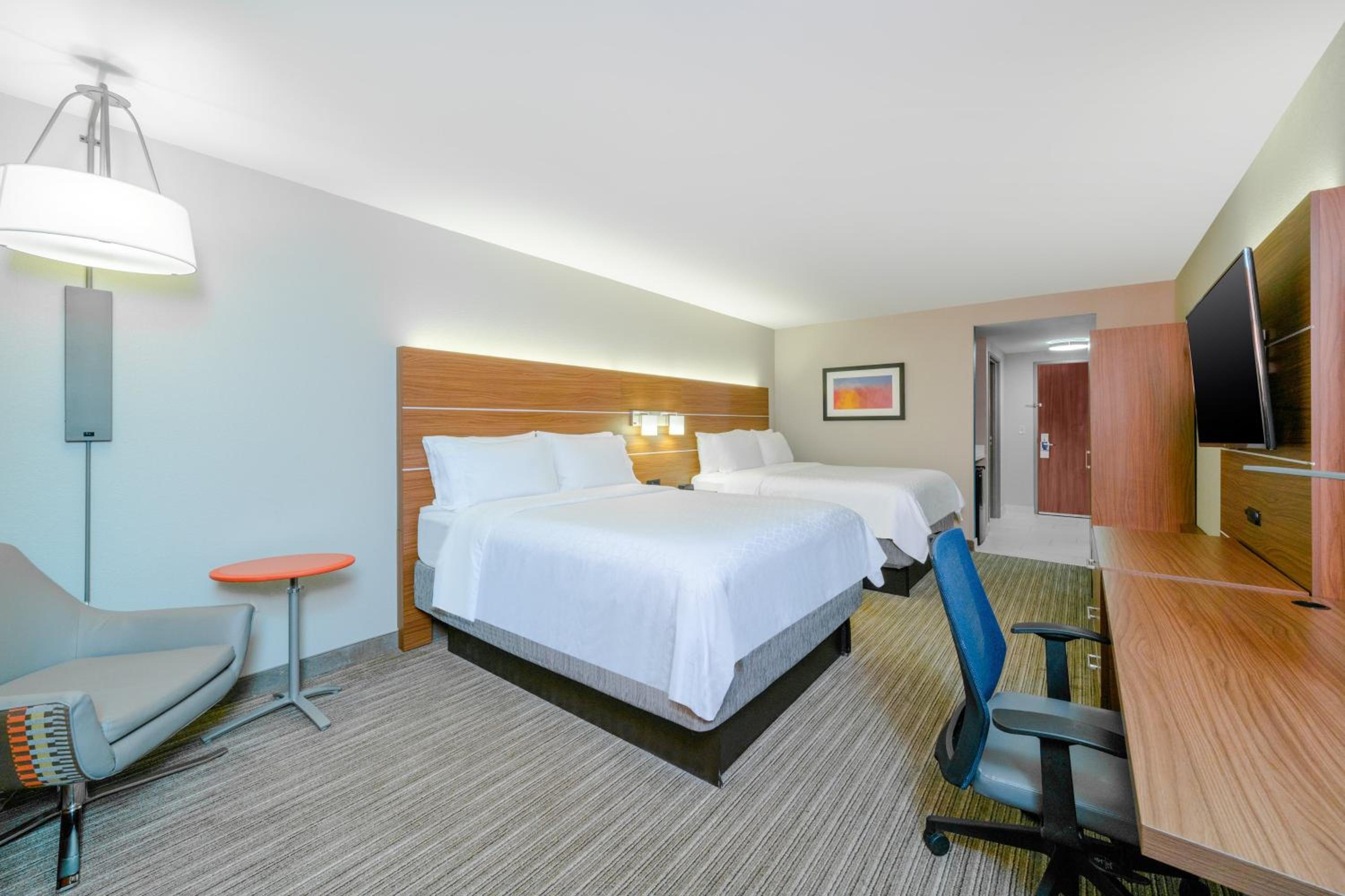 Standard Queen Room with Two Queen Beds - Photo 1