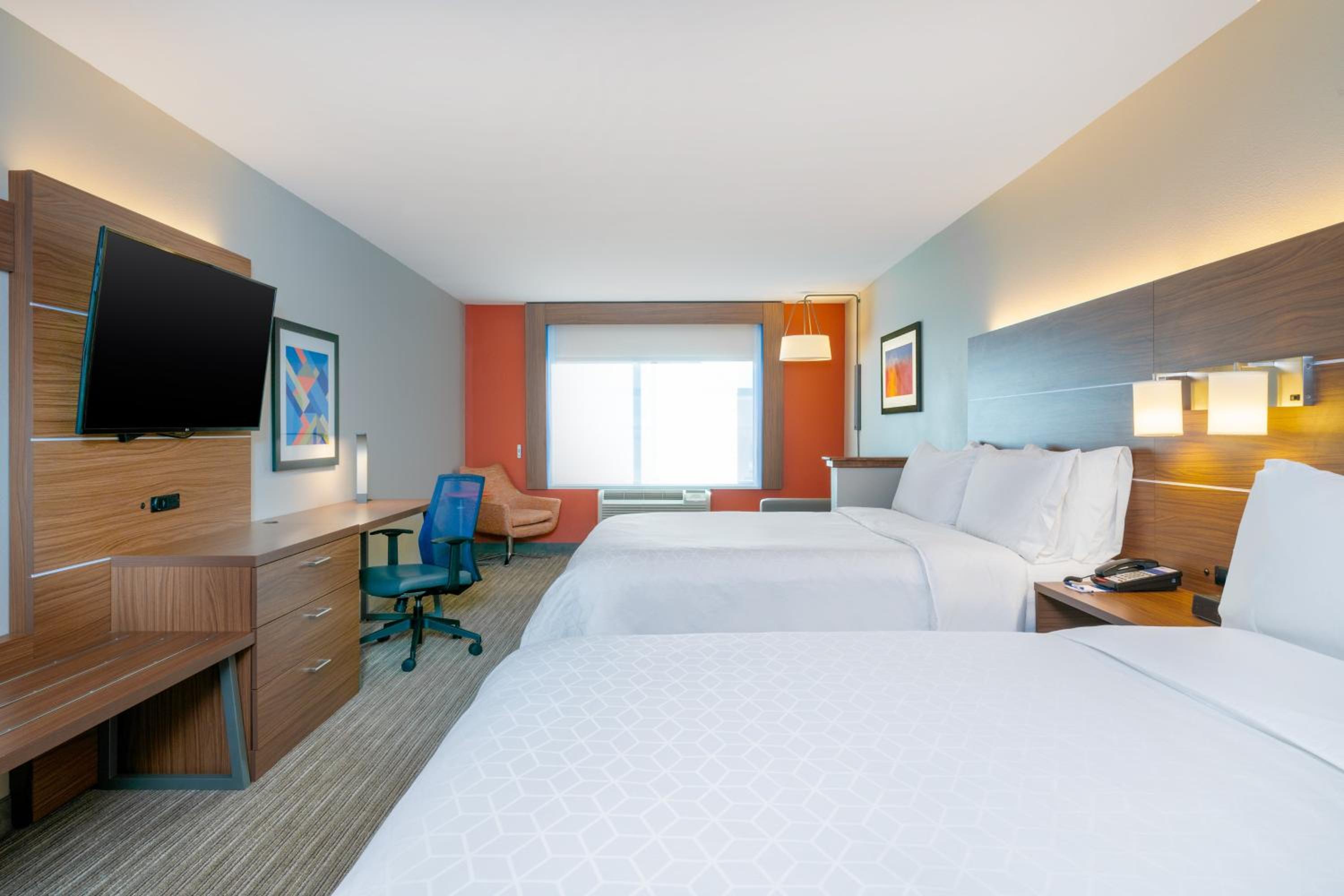 Suite with Two Queen Beds - Photo 1