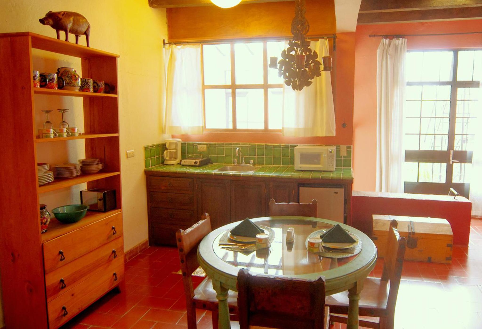 Quadruple Room with Bath - Photo 3