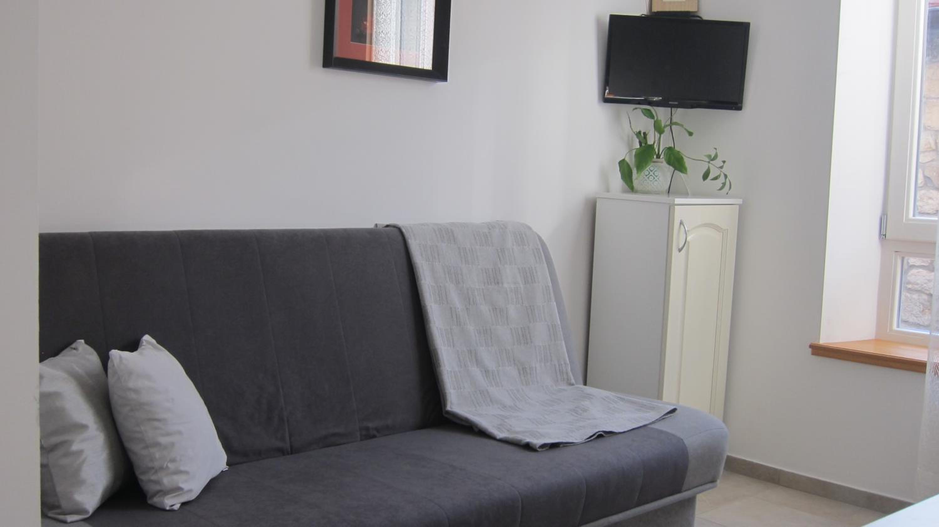 Apartment - Ground Floor - Photo 1