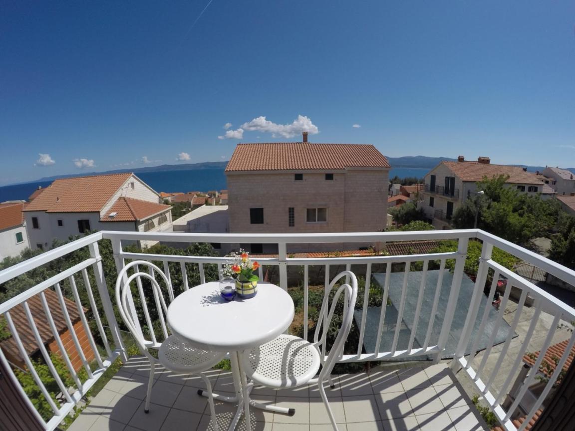 Apartment with Balcony photo 3