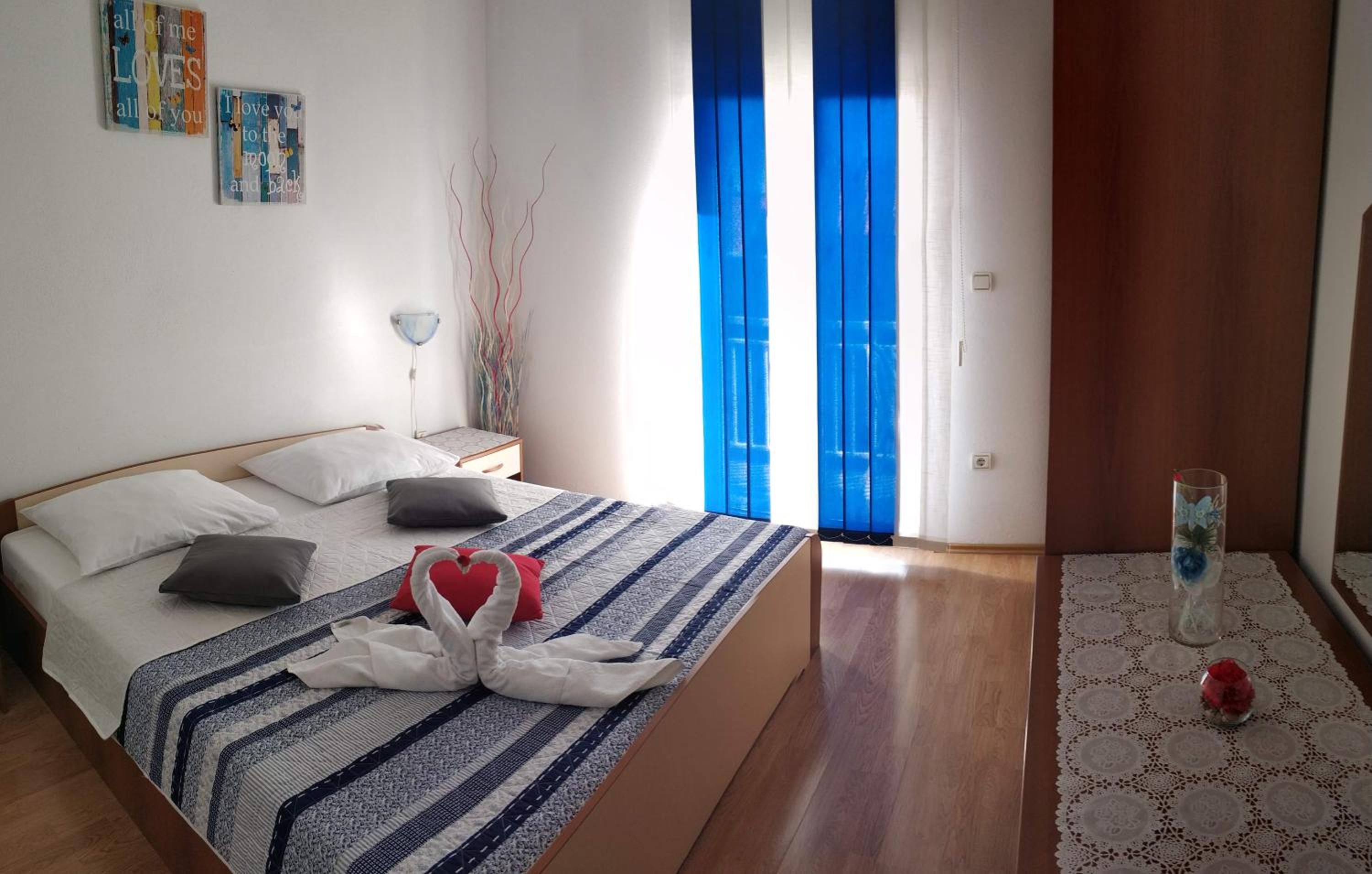 Apartment with Balcony photo 1