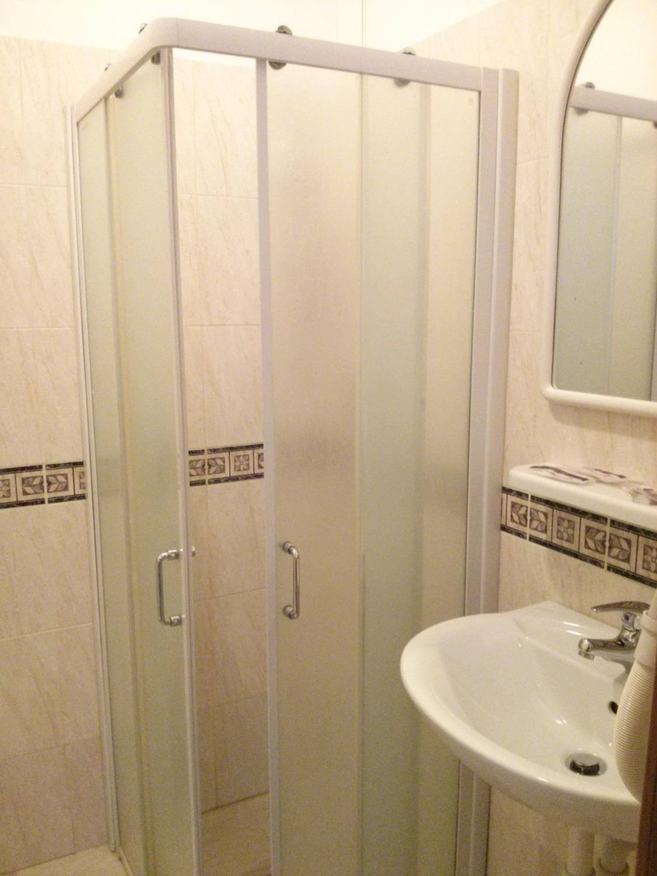 Double or Twin Room - Photo 6