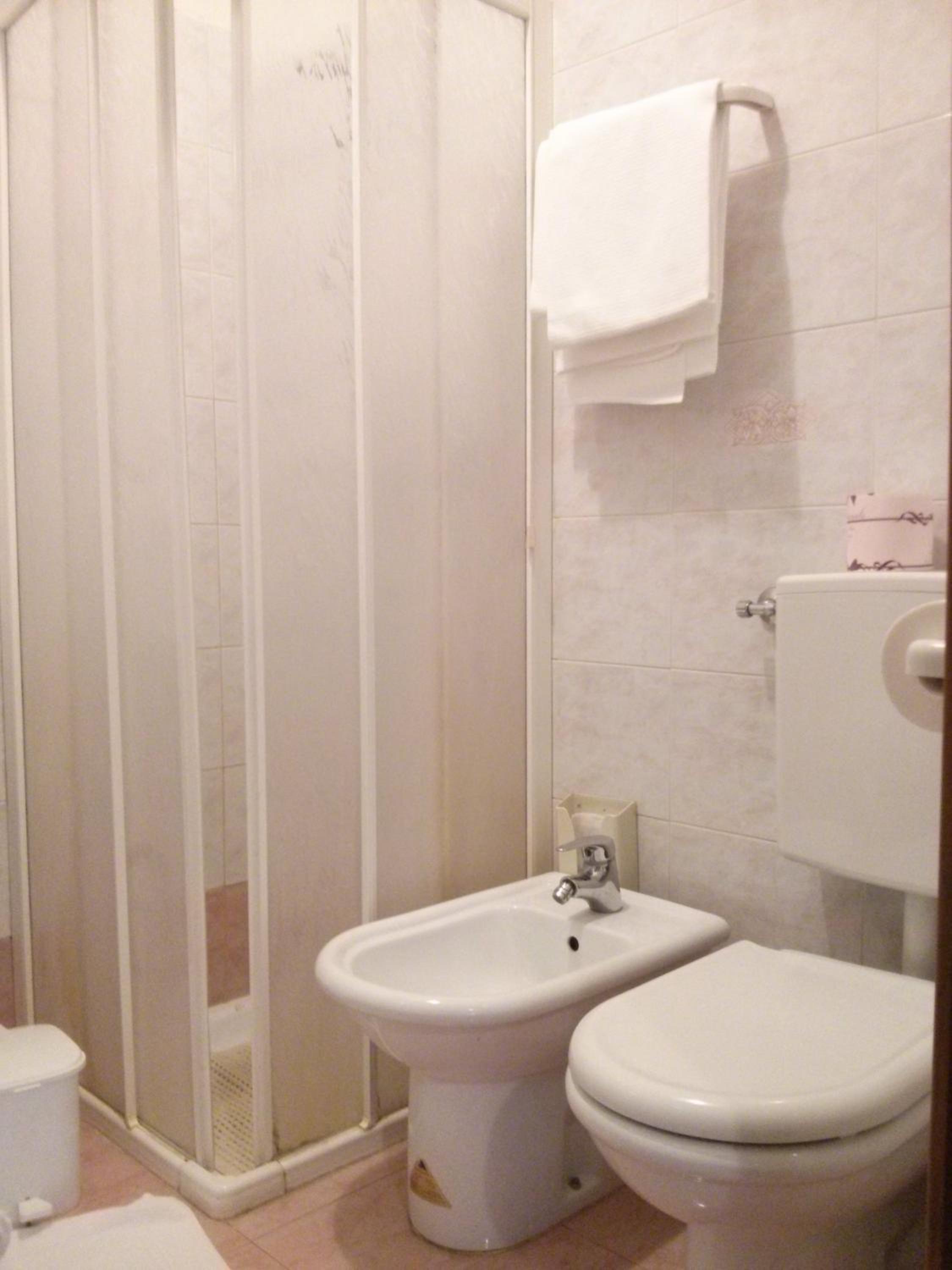 Quadruple Room - Photo 4