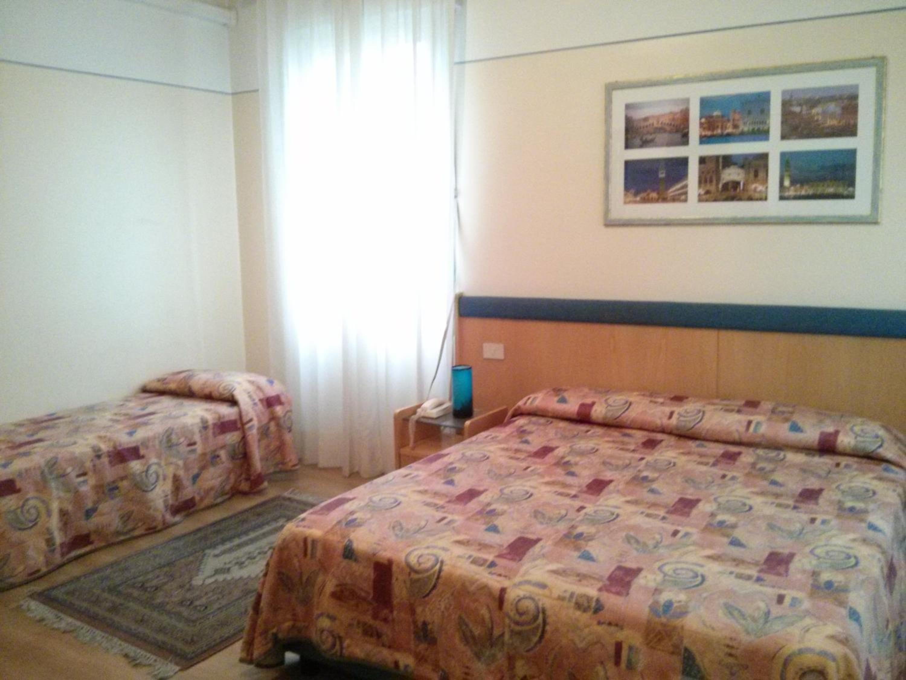 Triple Room - Photo 8