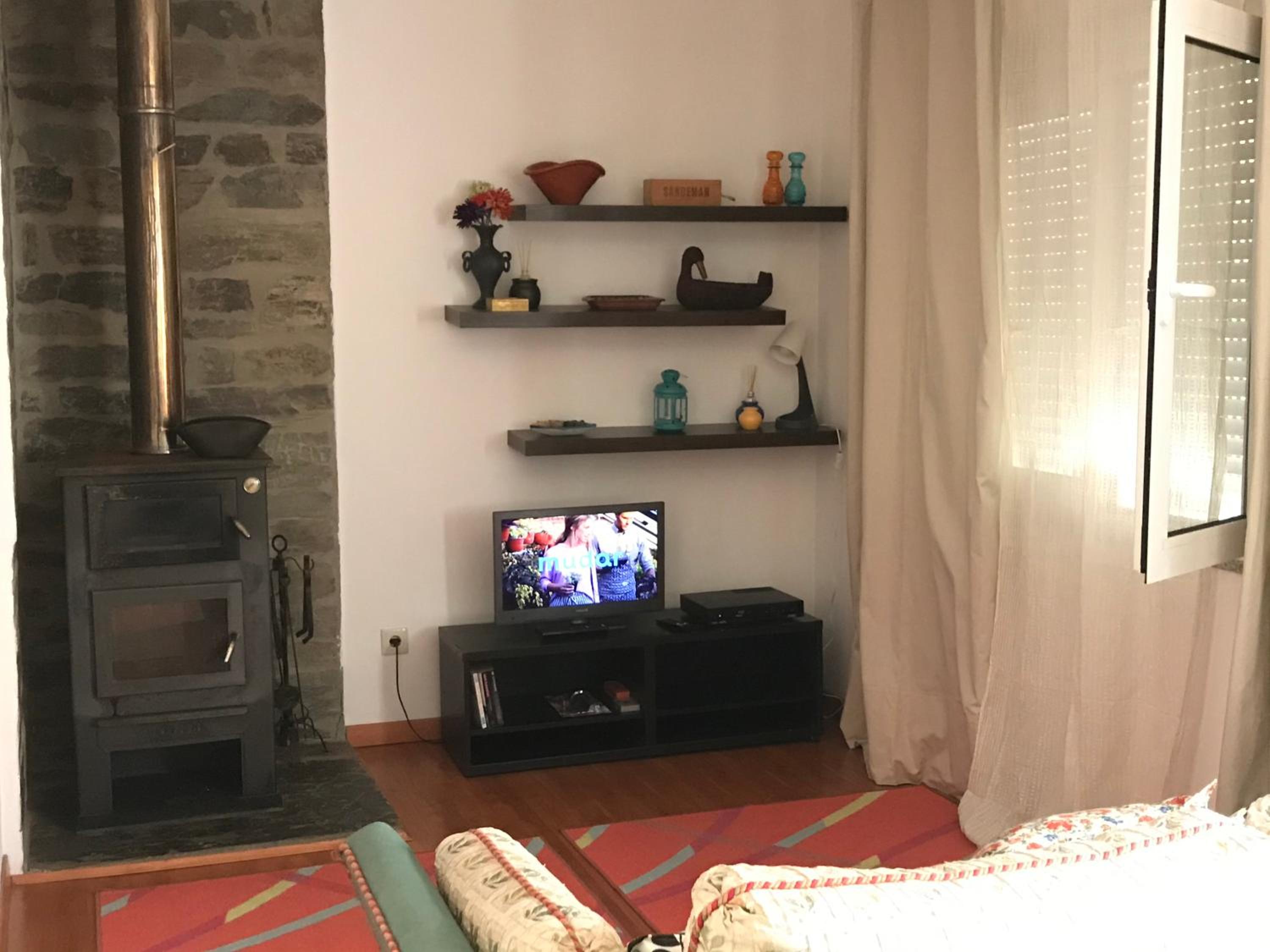 Three-Bedroom House photo 3
