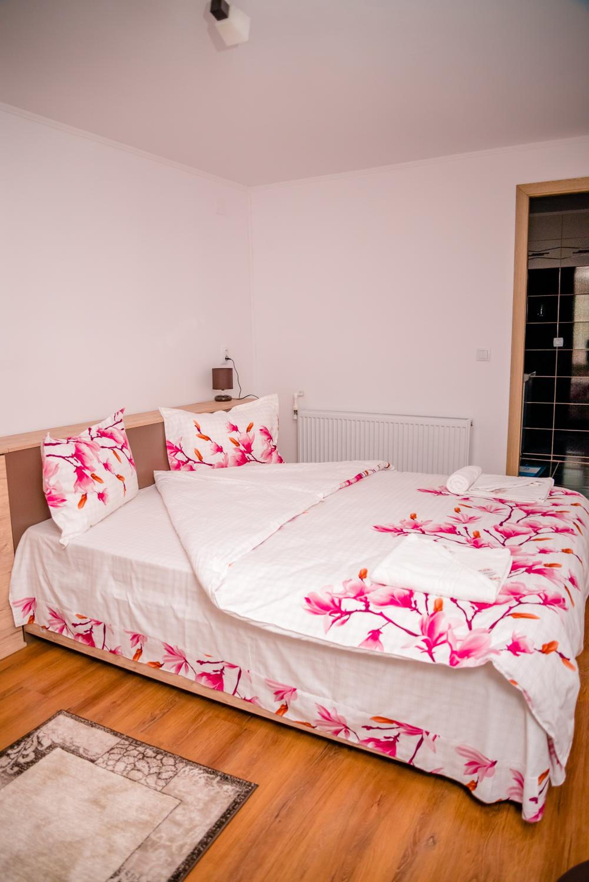 Deluxe Double or Twin Room - Photo 7