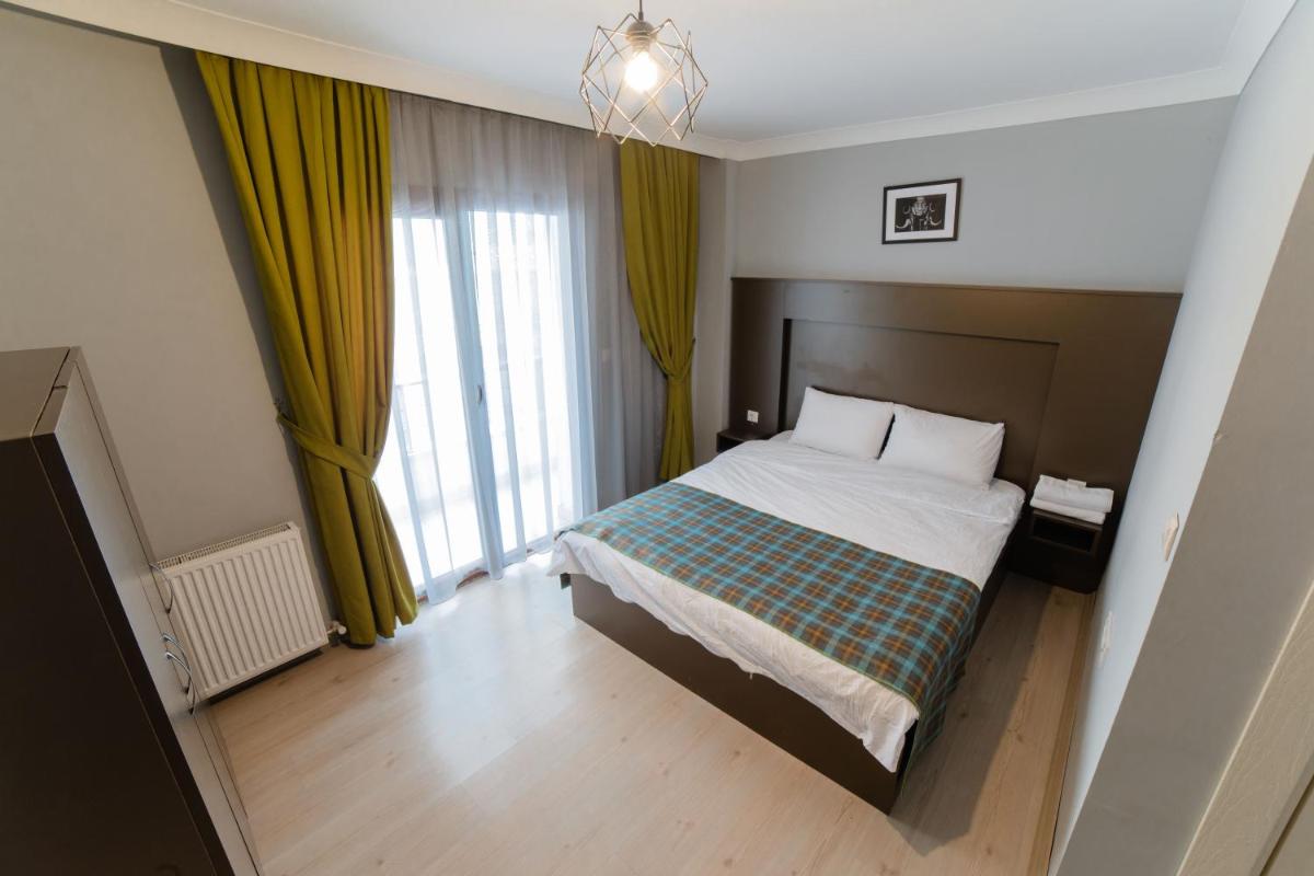 Deluxe King Suite