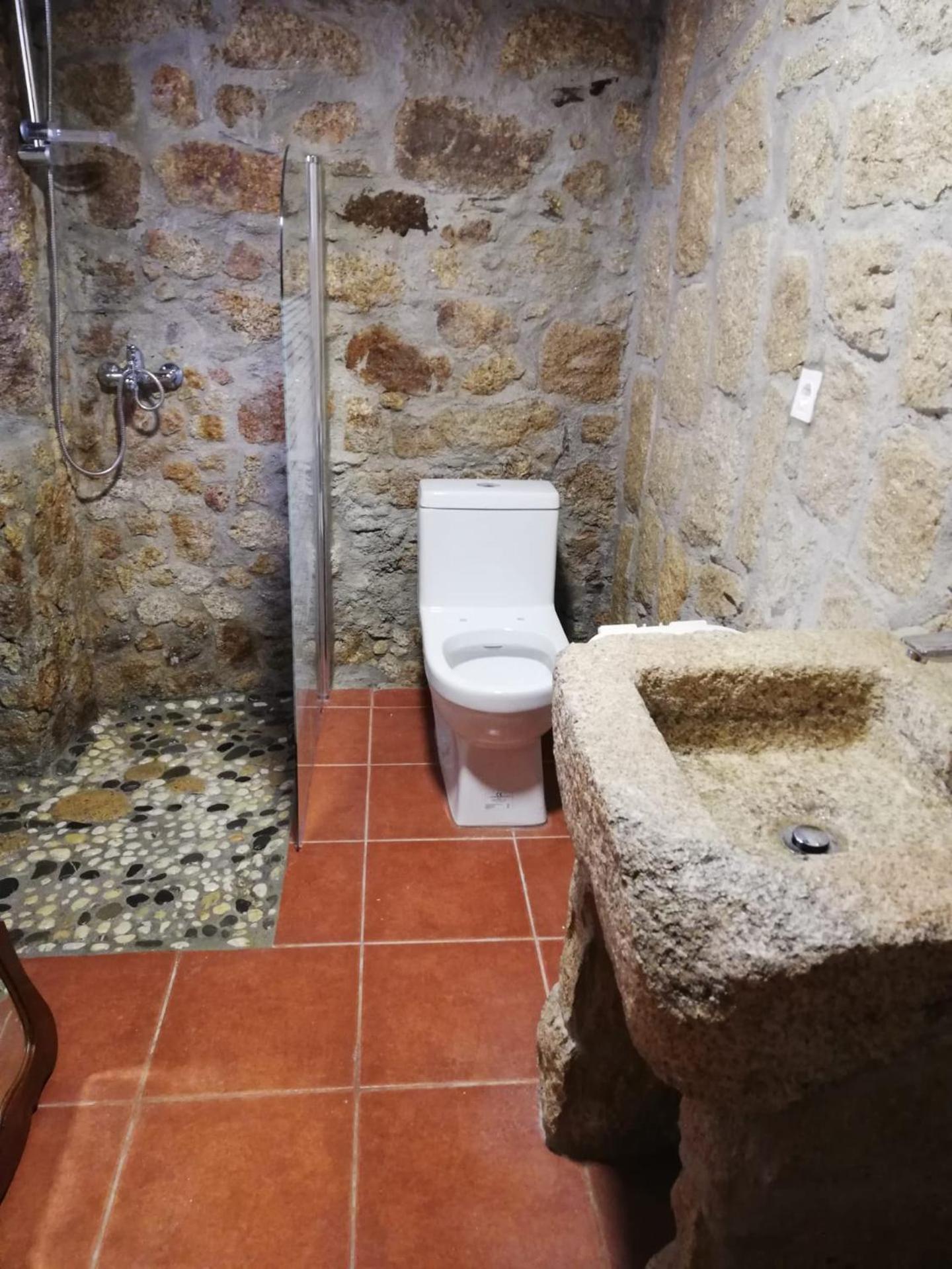 Two-Bedroom House - Photo 3