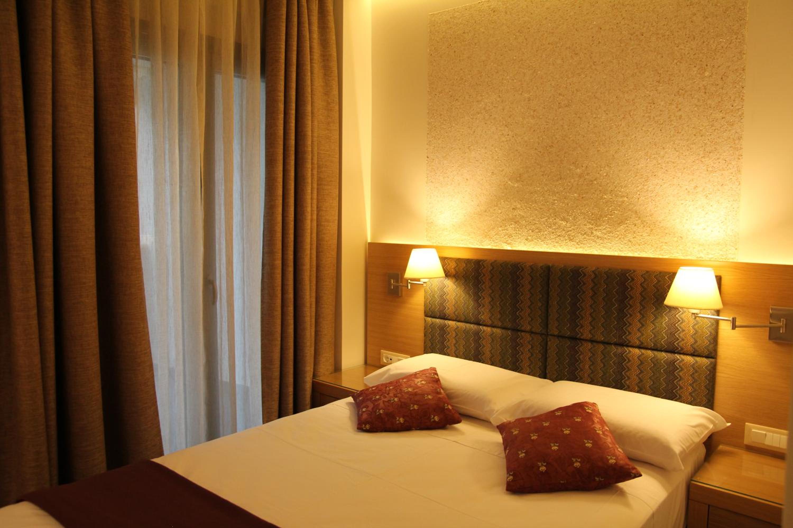 Budget Double Room - Photo 3