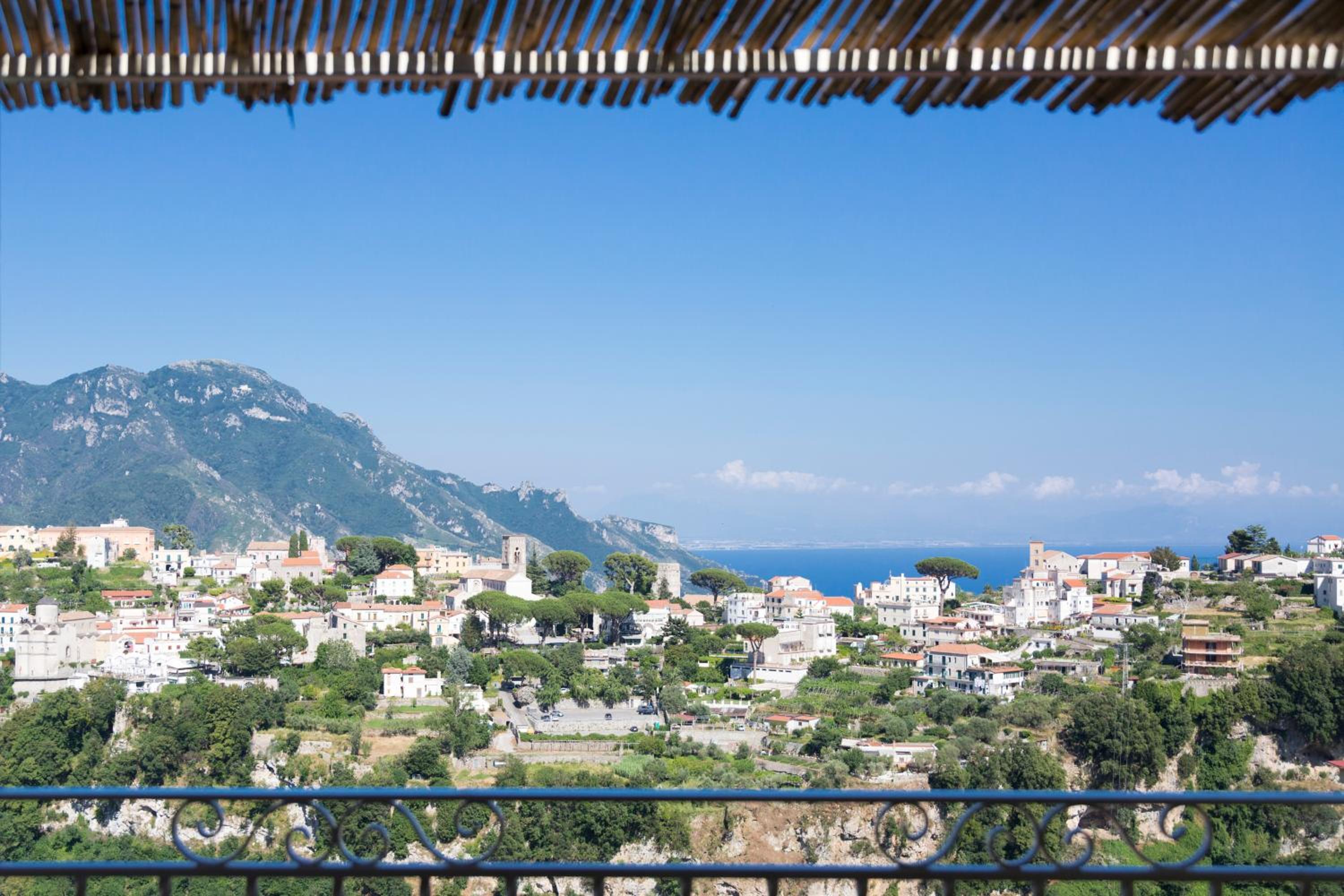 Superior Double or Twin Room with Terrace - Photo 9
