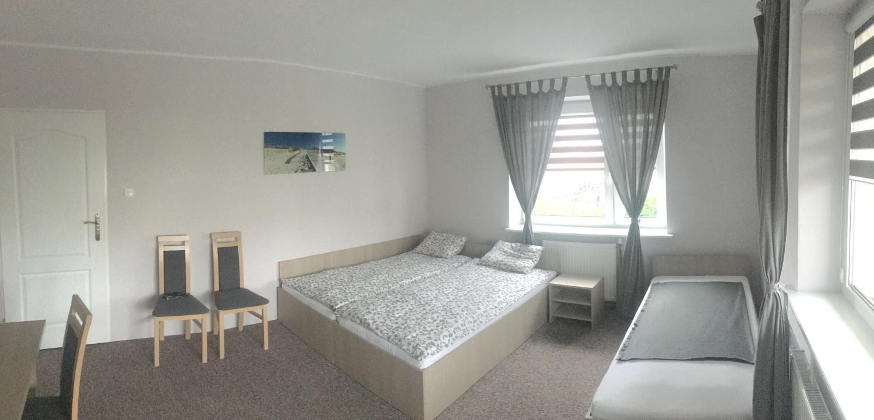 (7) Triple Room with Balcony and Private External Bathroom photo 3