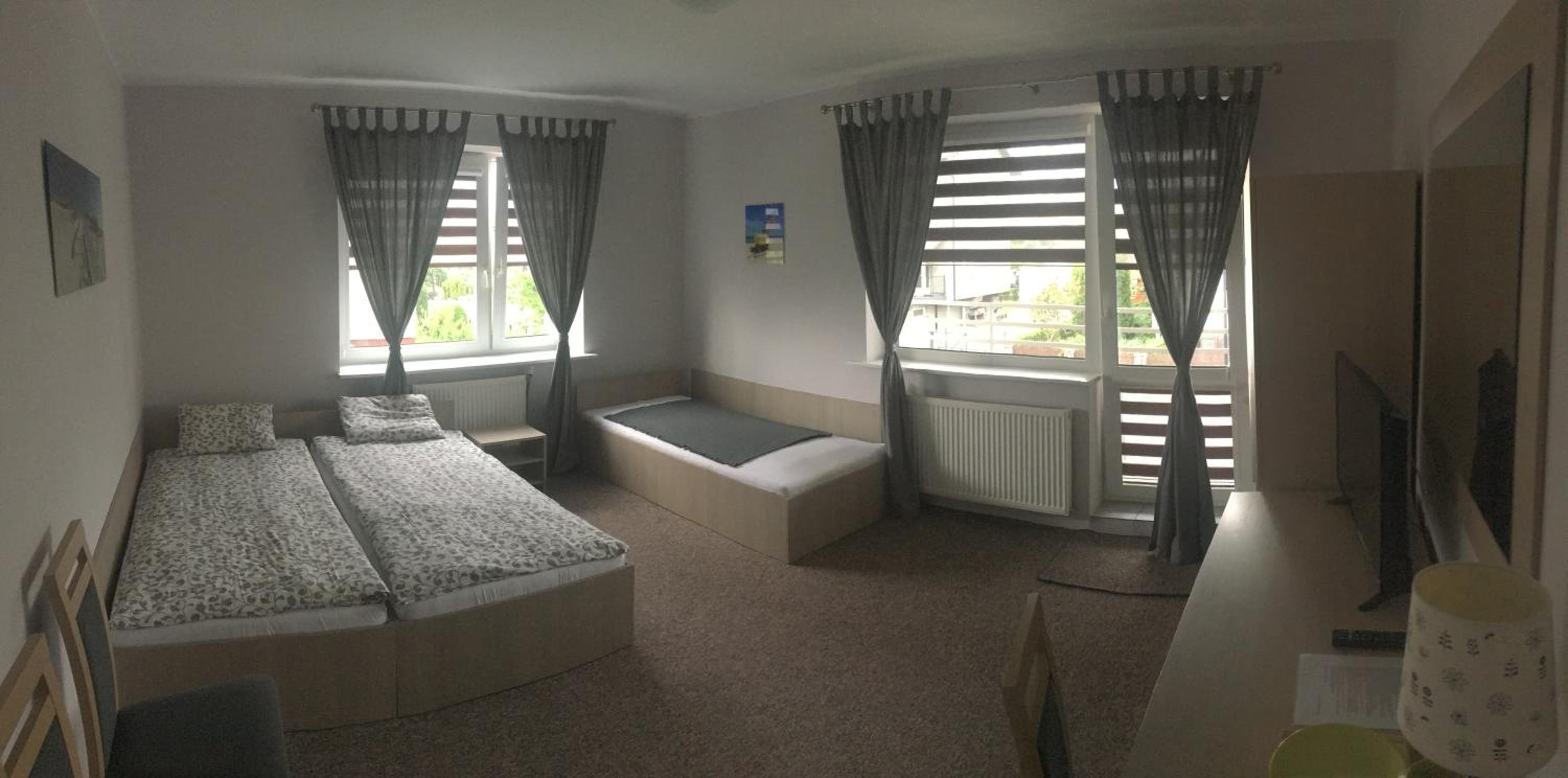 (7) Triple Room with Balcony and Private External Bathroom photo 1