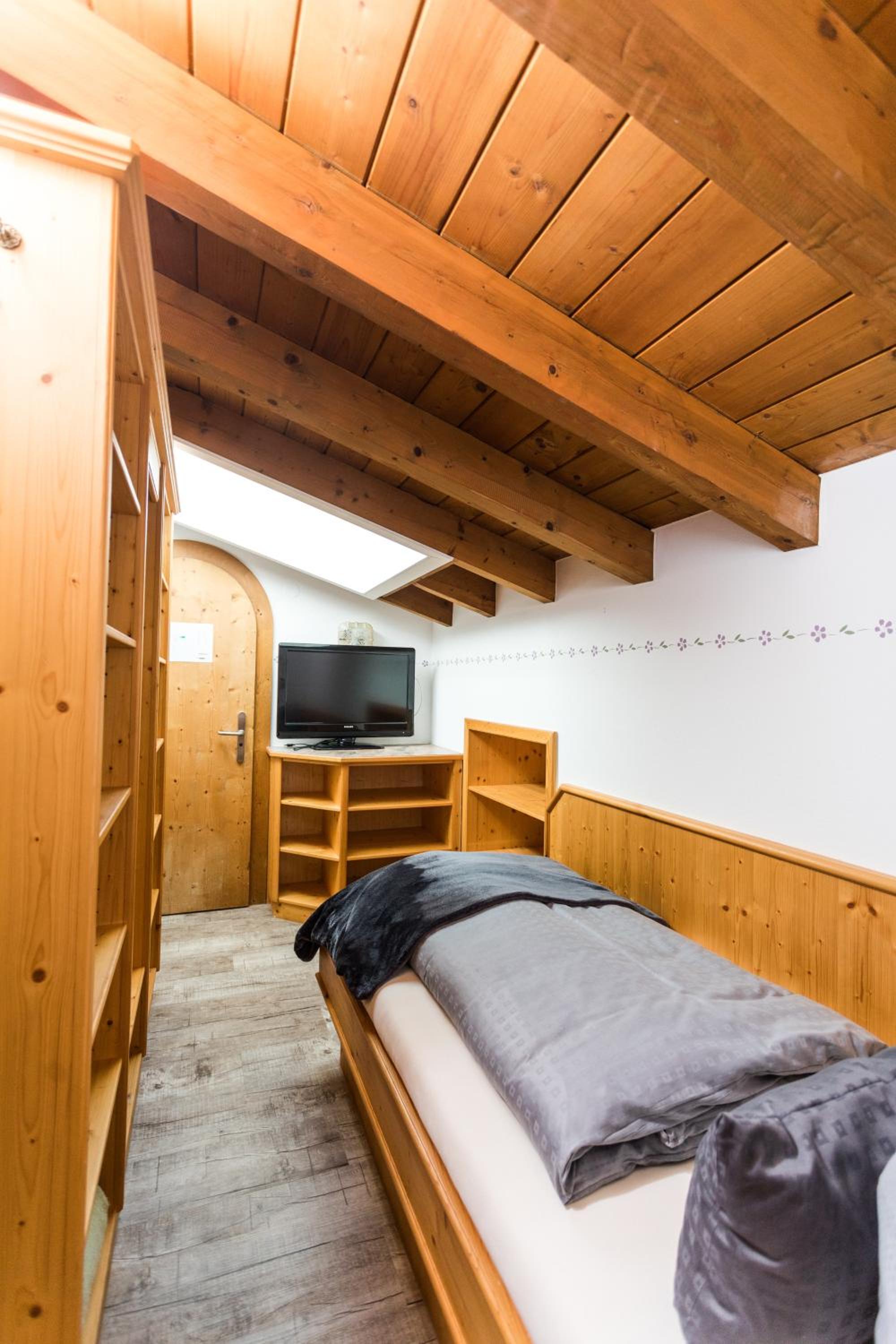 Budget Single Room photo 2