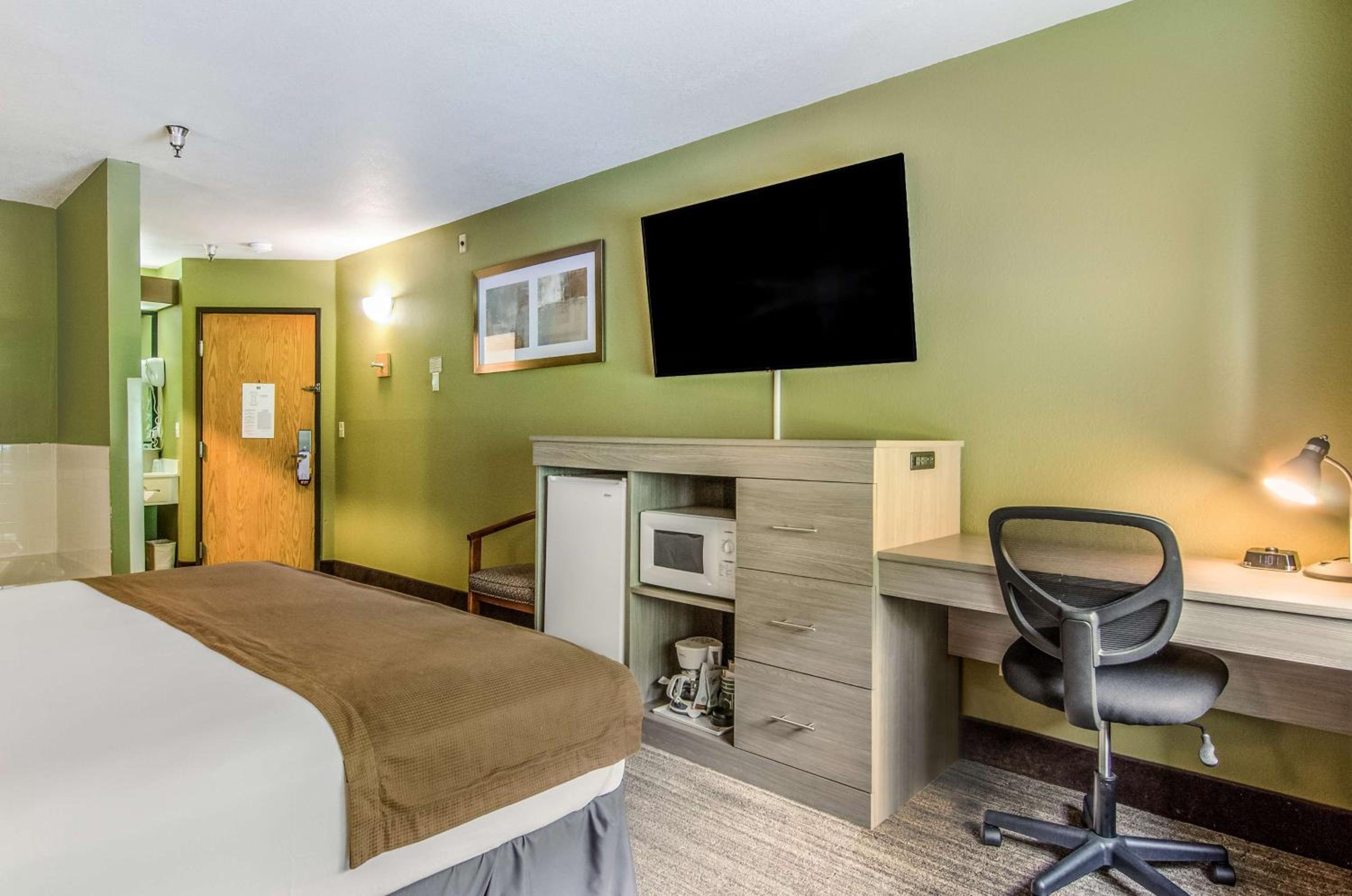 King Suite with Spa Bath - Non-Smoking - Photo 4