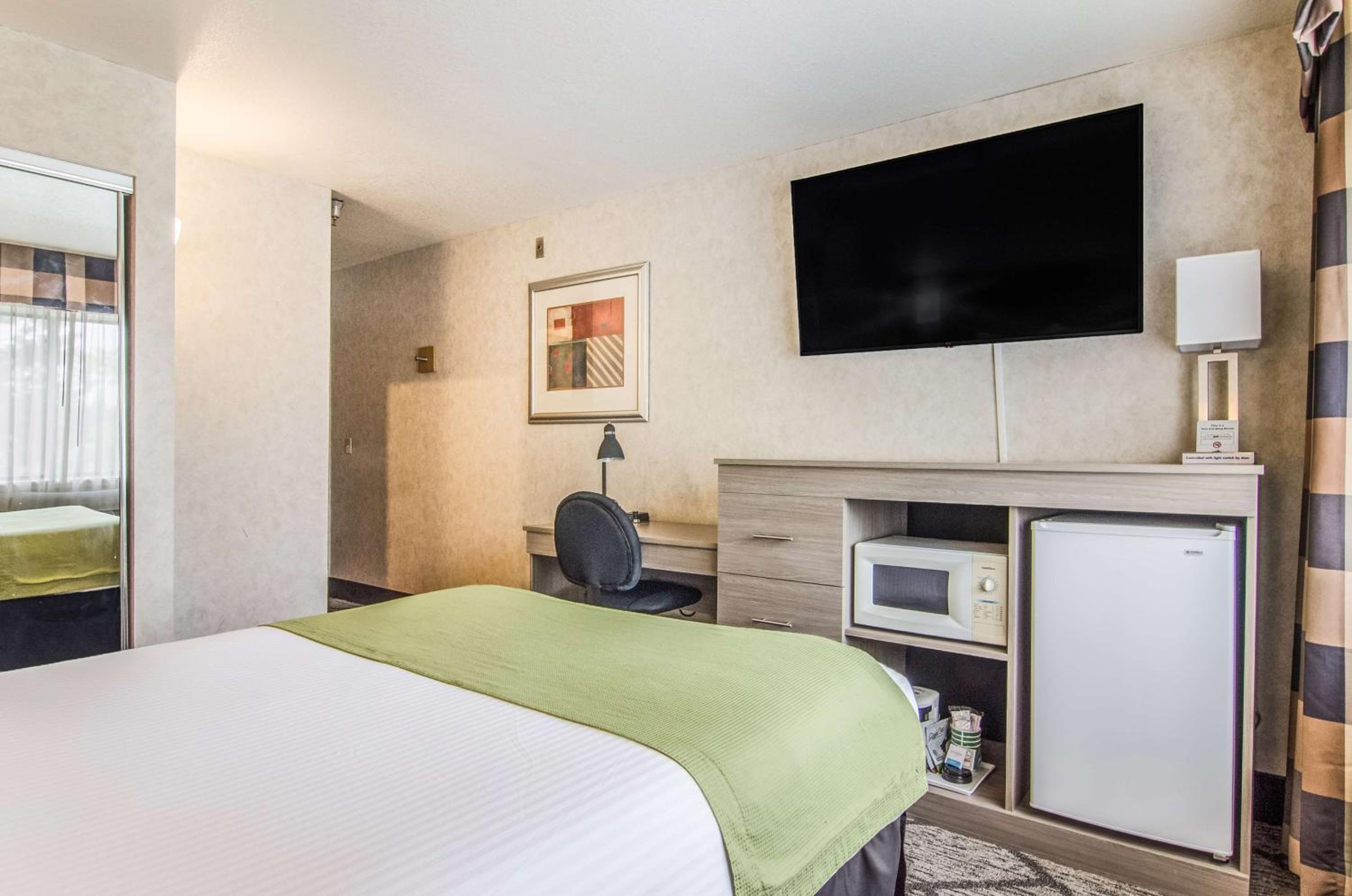 Double Room - Non-Smoking  - Photo 1