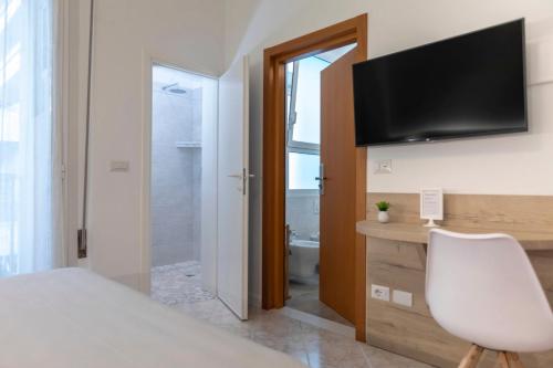 Deluxe Double Room with Shower photo 3