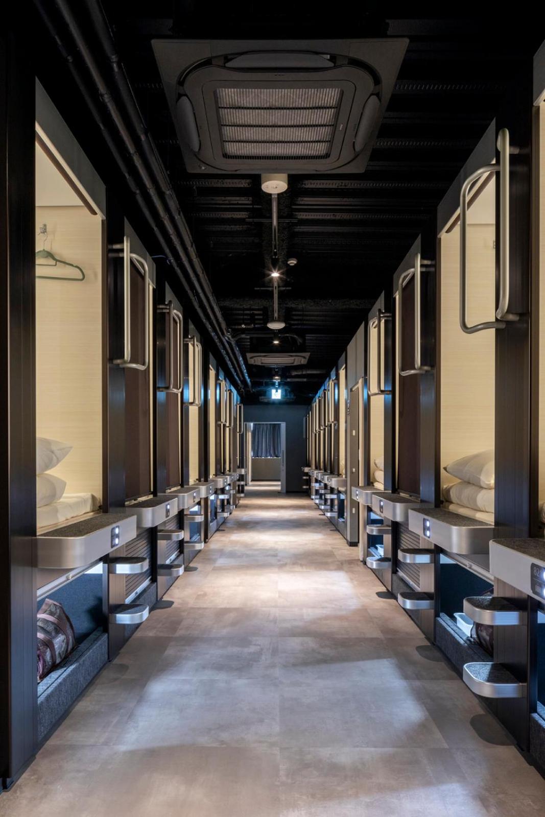 Moderate Capsule Room with Shared Shower and Toilet - male Only