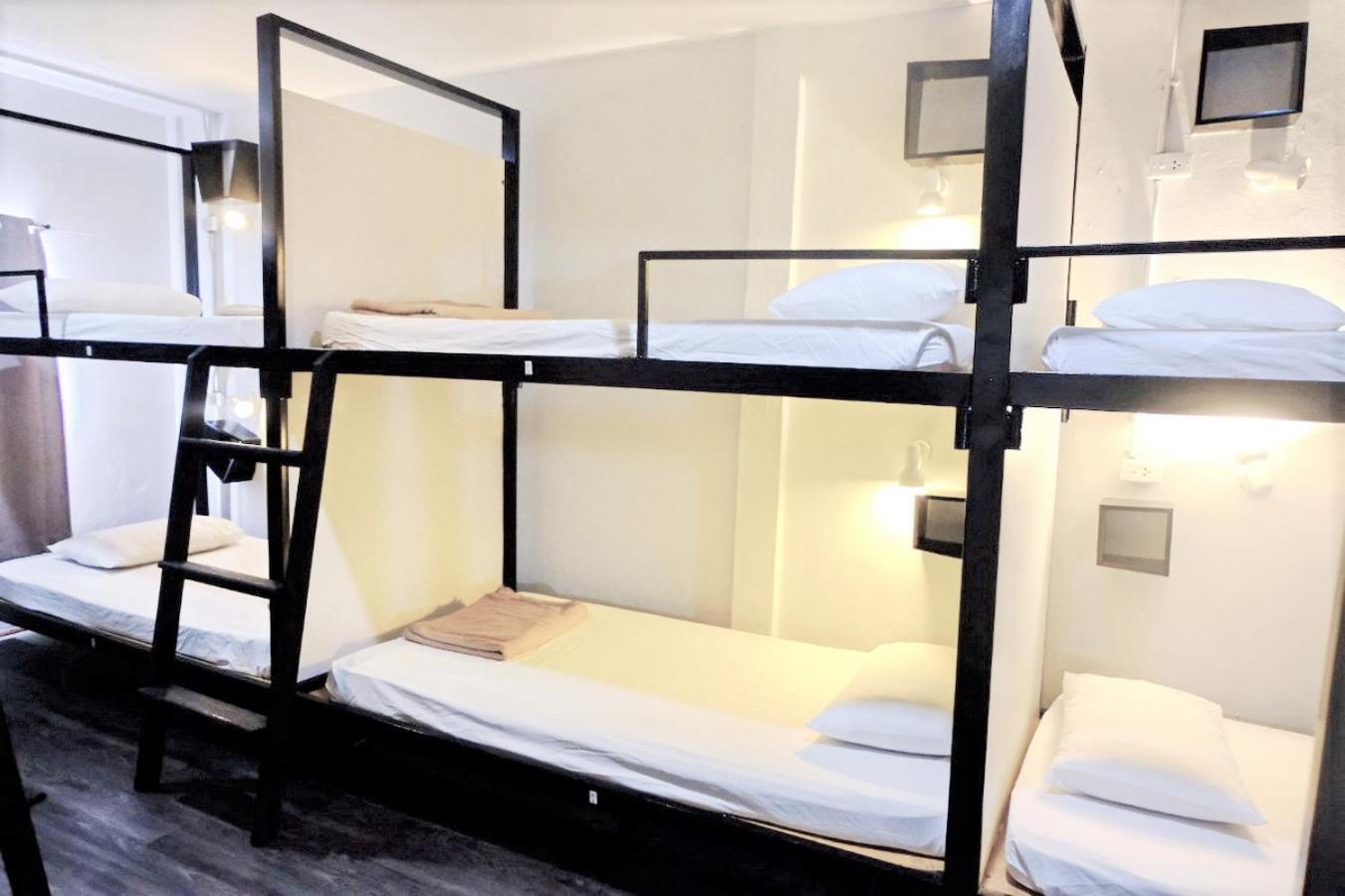Bed in 6-Bed Female Dormitory Room photo 2