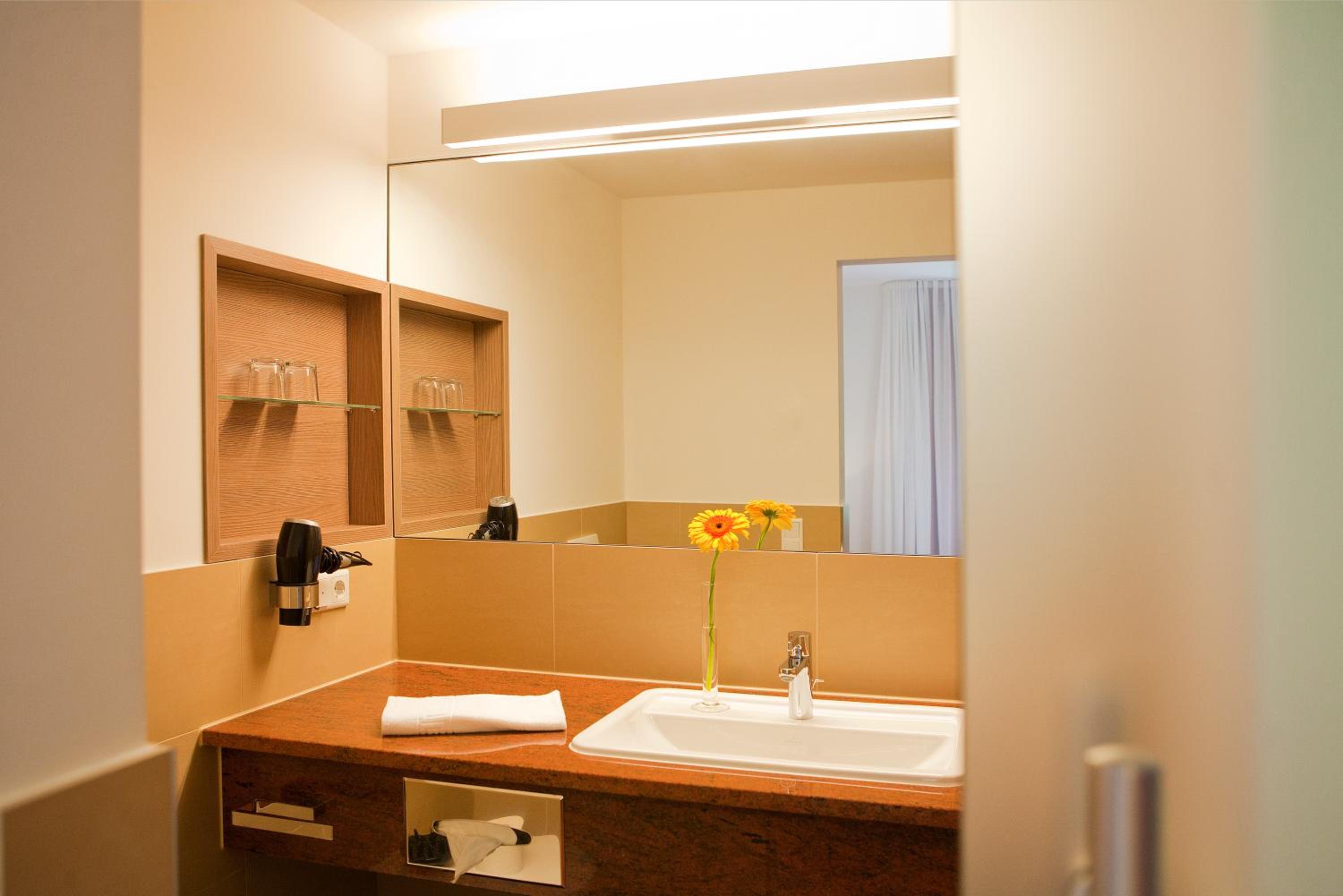 Basic Double Room - Photo 3