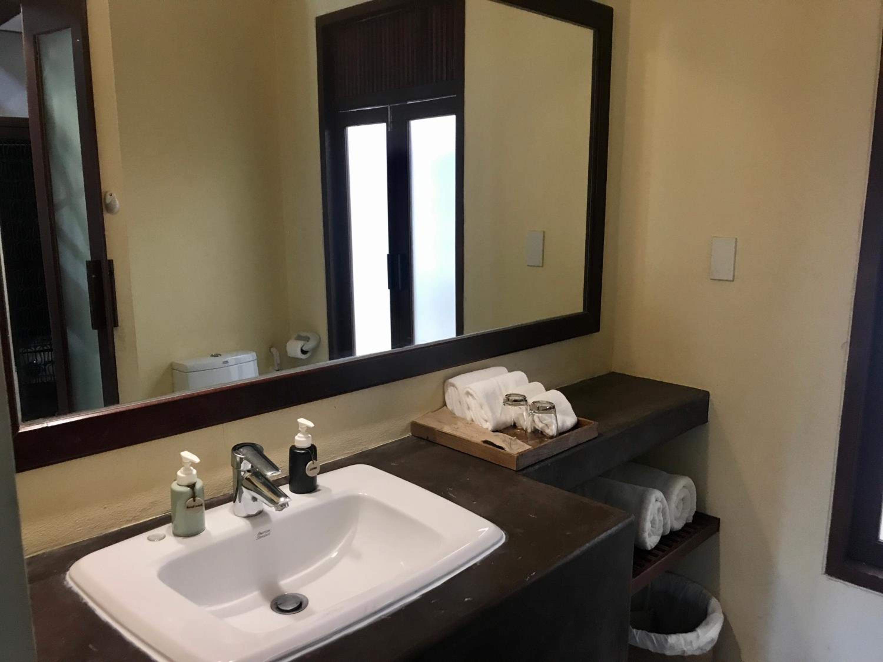 King Suite with Balcony photo 2